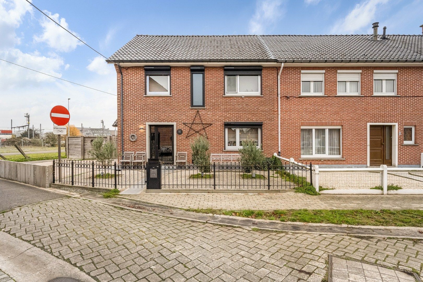 Luxueus vernieuwde 3-gevel woning op toplocatie. foto 26