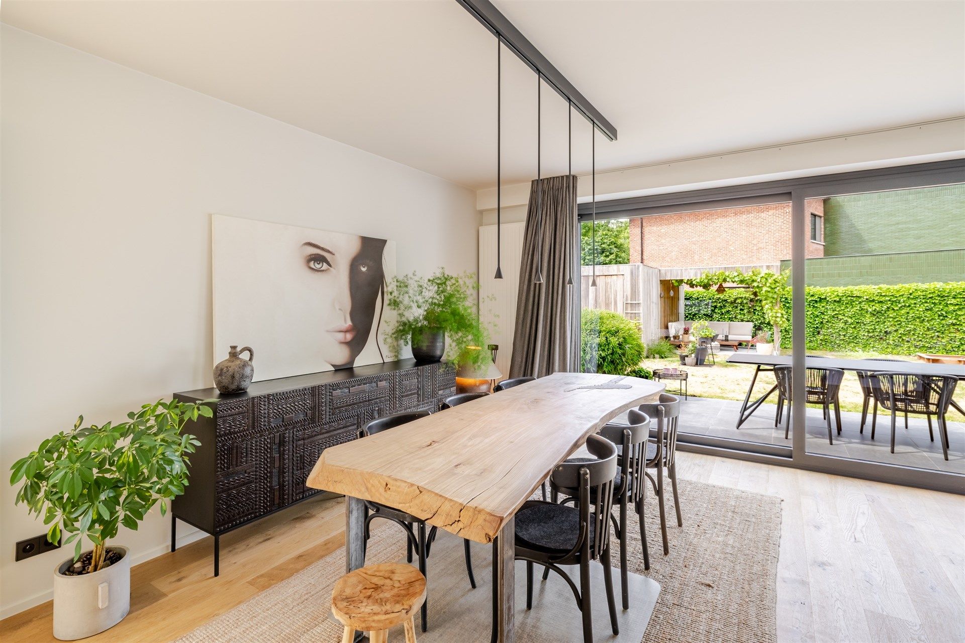 Subliem afgewerkte woning met tuin op topligging foto 10