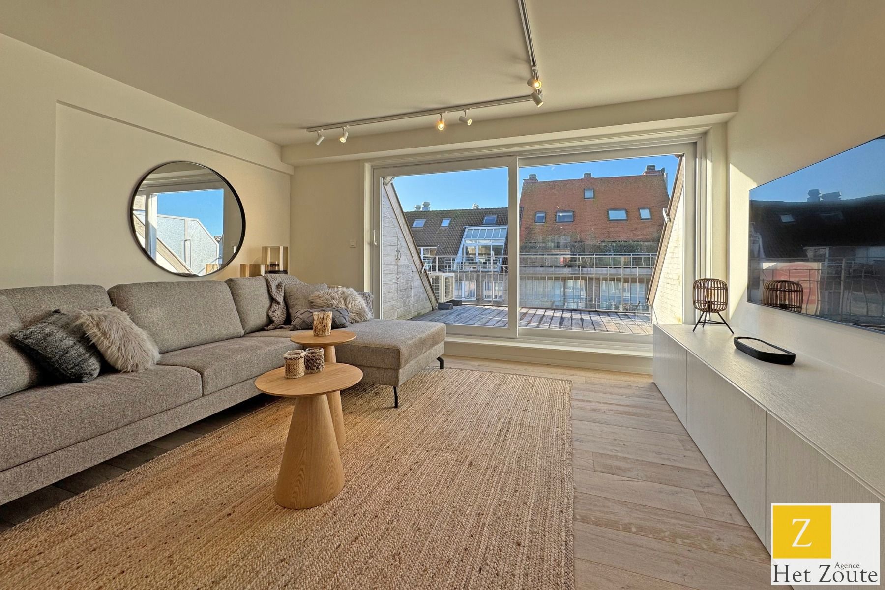 Gerenoveerd appartement met ruim terras te Knokke foto 4