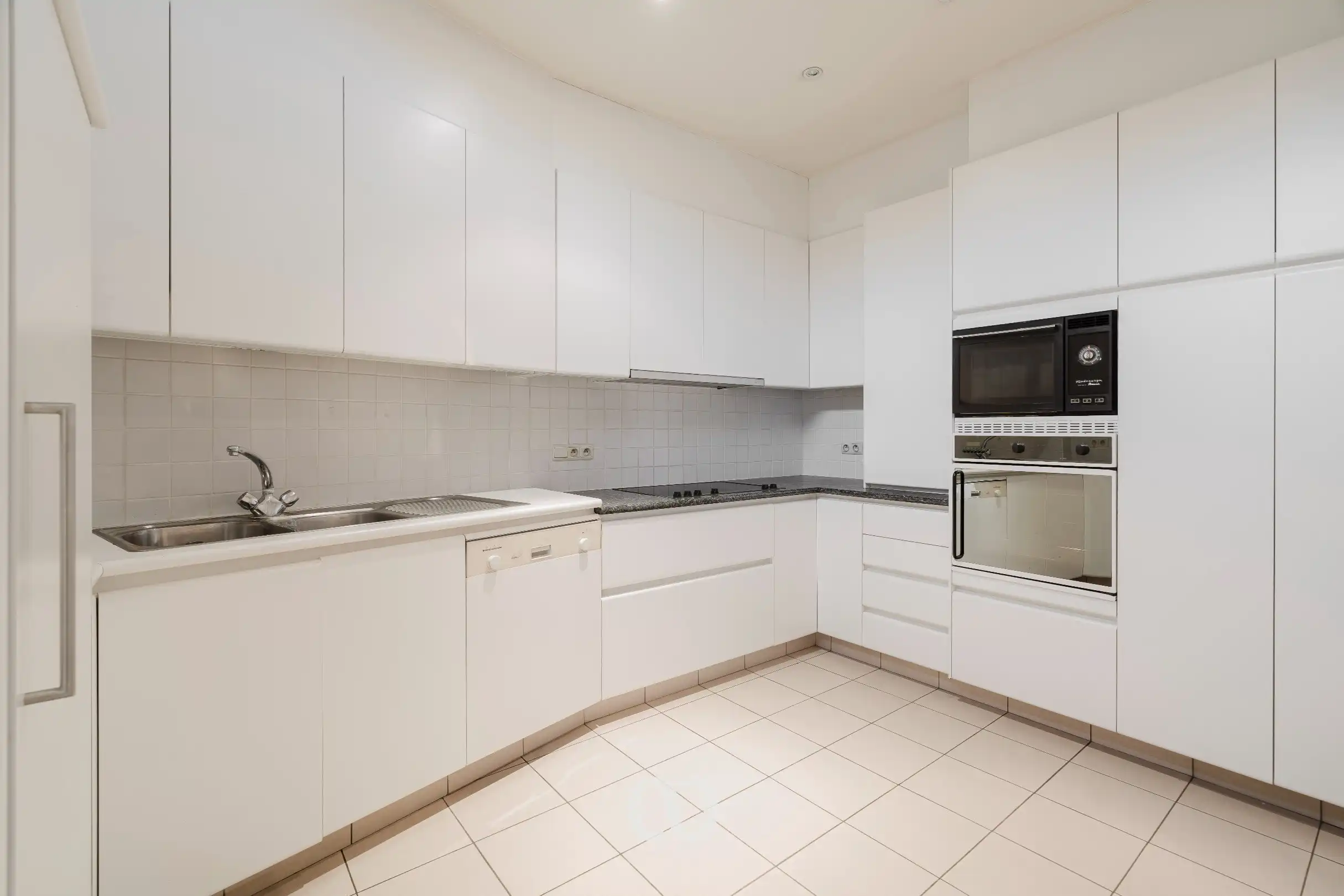 Tijdloze herenwoning met authentieke charme en indrukwekkende ruimte foto 9