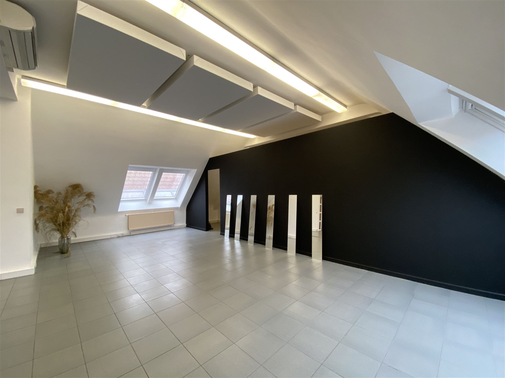 Bureauruimte op commerciële locatie  foto 2