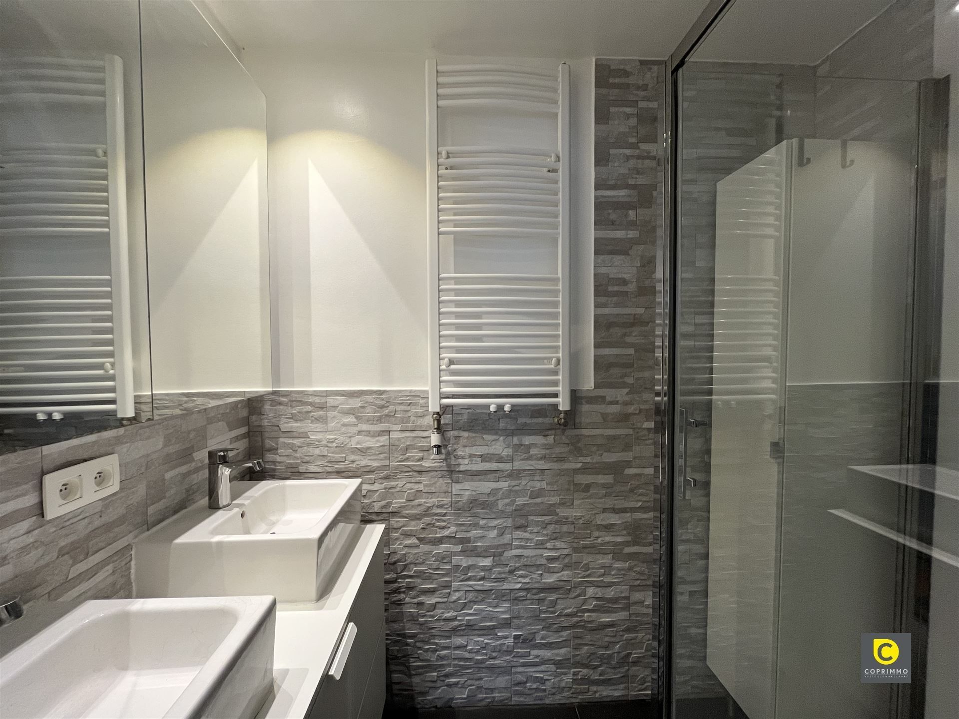 Lichtrijk hoekapp met 2 slpks! foto 8