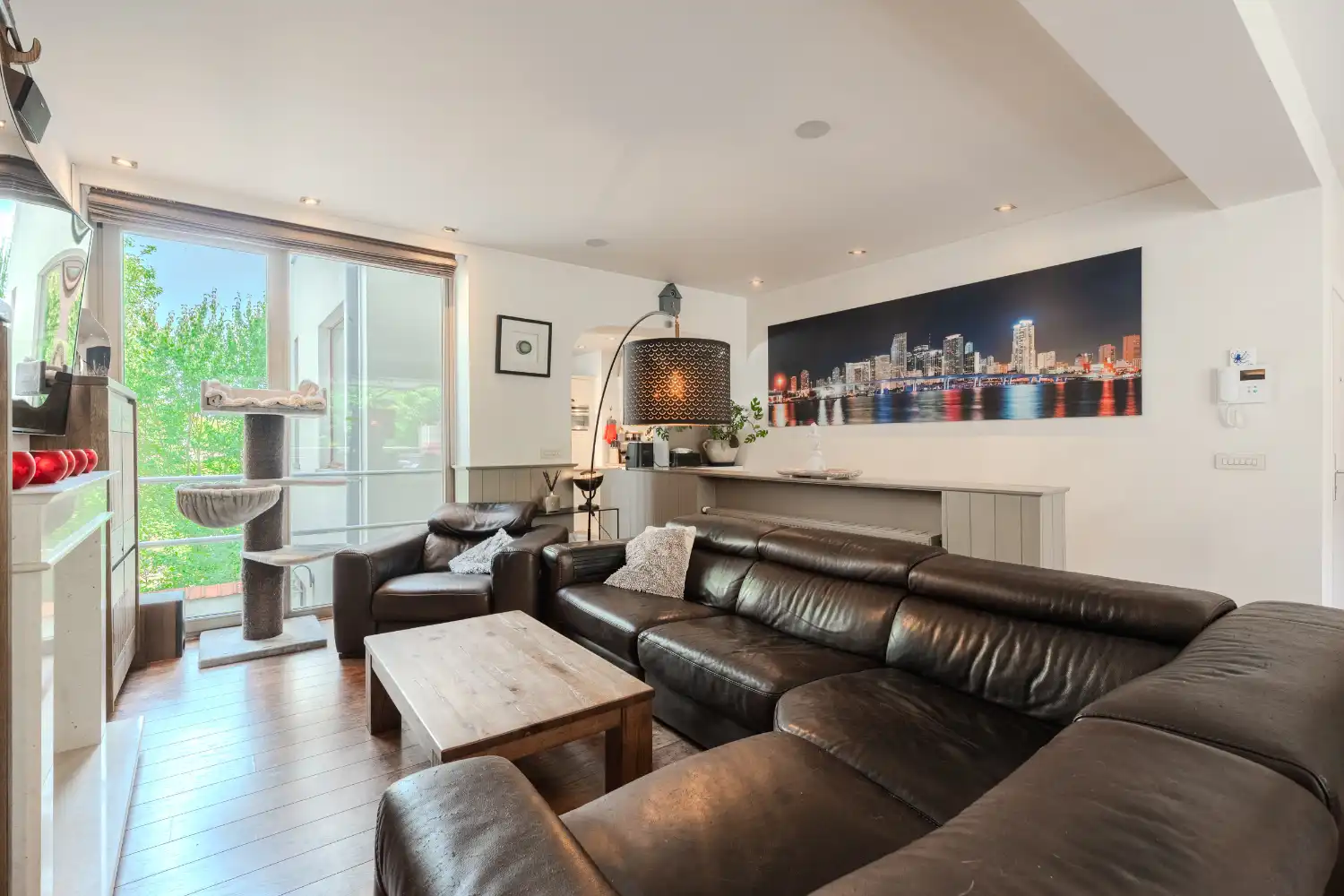 Ruim duplex appartement met 2 slaapkamers. foto 5