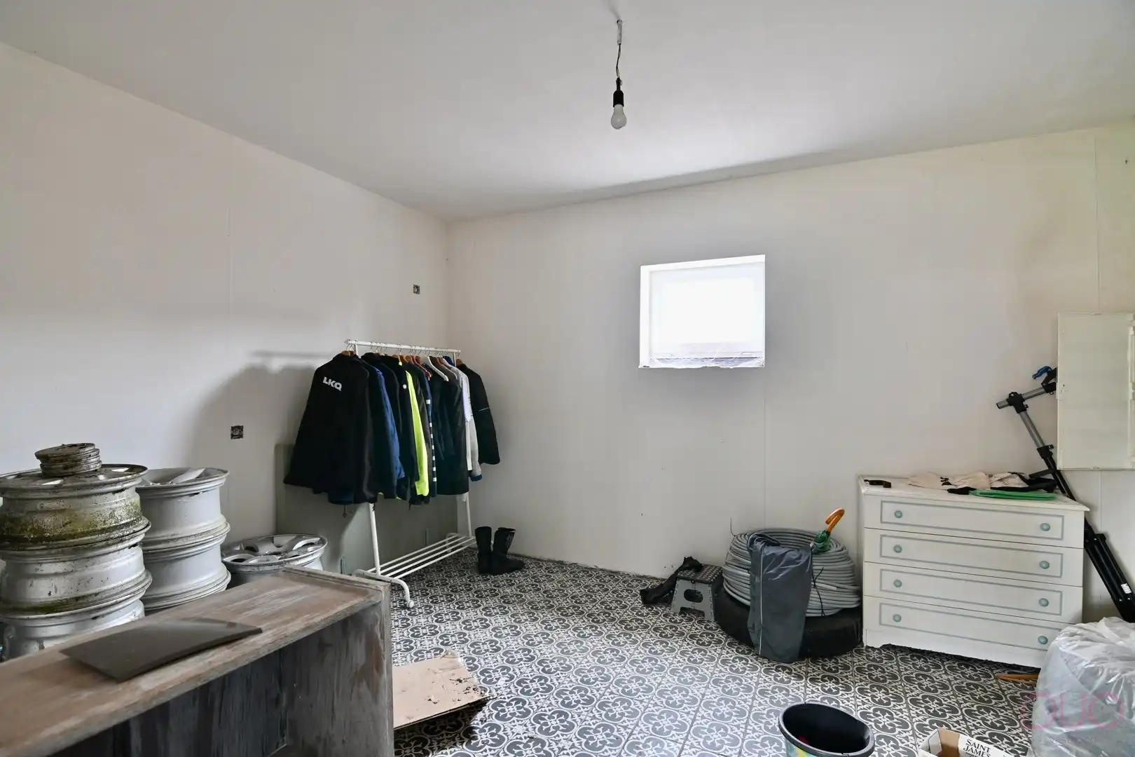 Verder te renoveren hoevewoning met ruime schuur die tal van mogelijkheden biedt. foto 11
