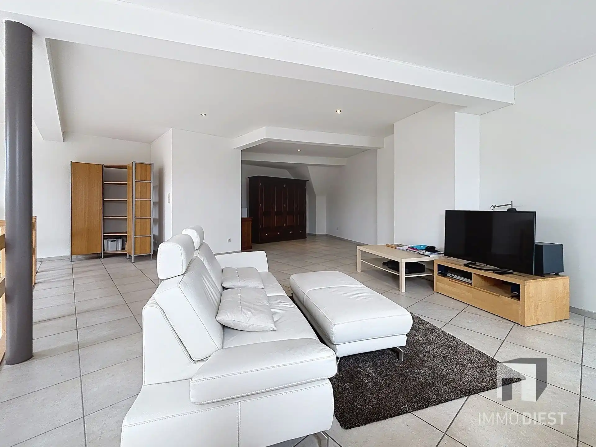 Knap duplexappartement badend in licht op gunstige ligging in Zichem. foto 14