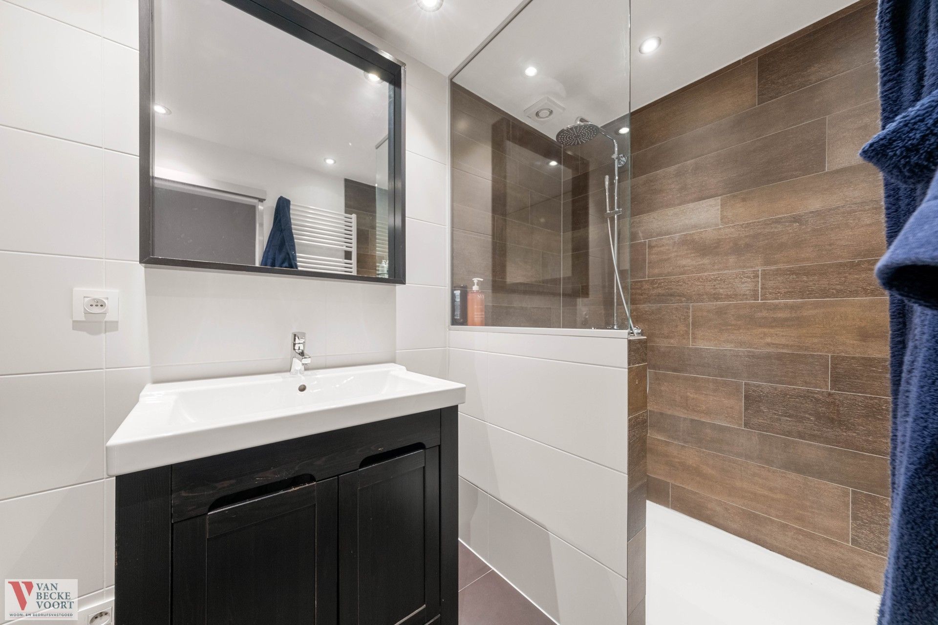 Gerenoveerd appartement in een residentiële buurt foto 8