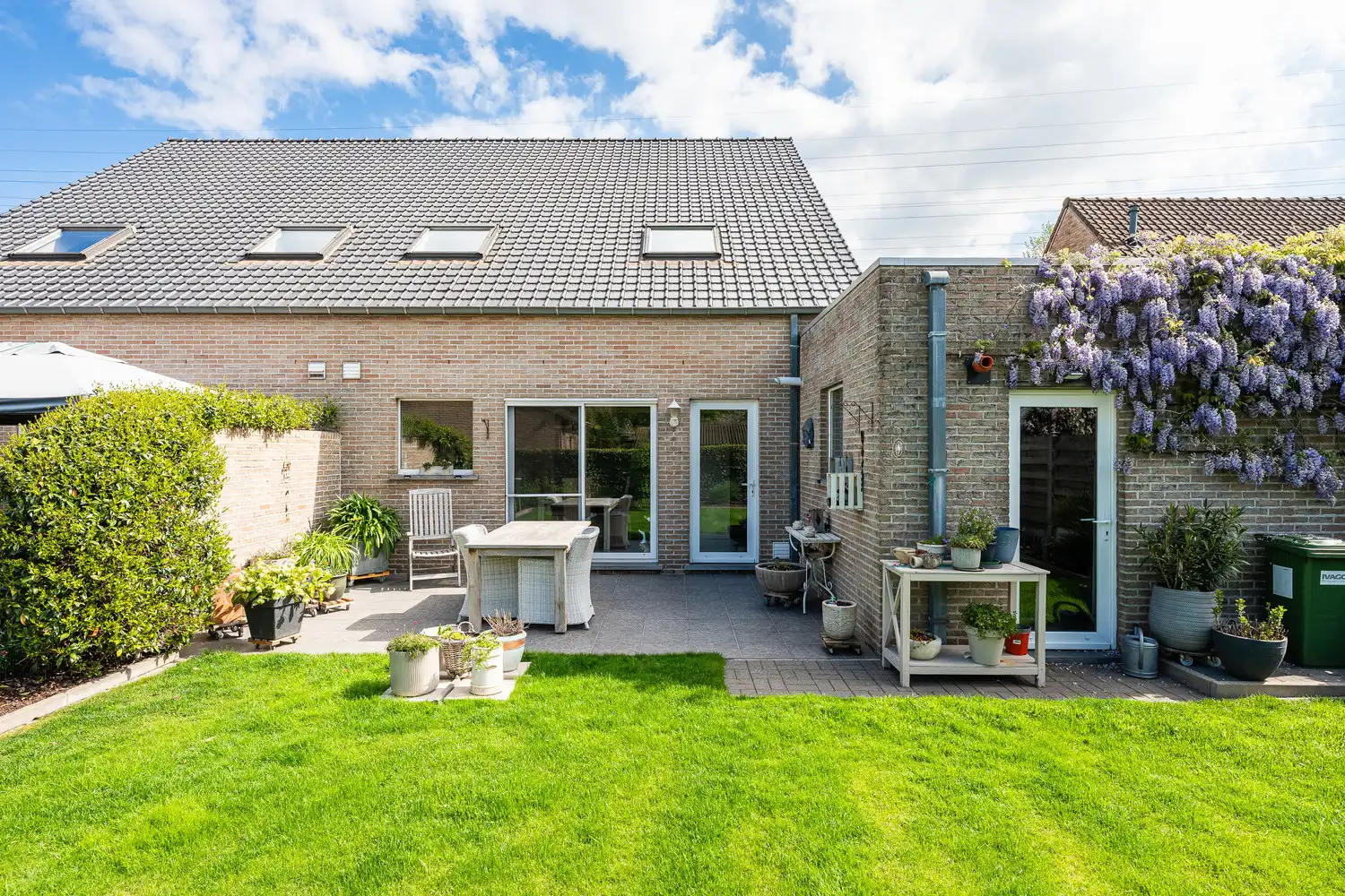 Lichtrijke instpaklare woning te Wondelgem in een residentiële omgeving. foto 14