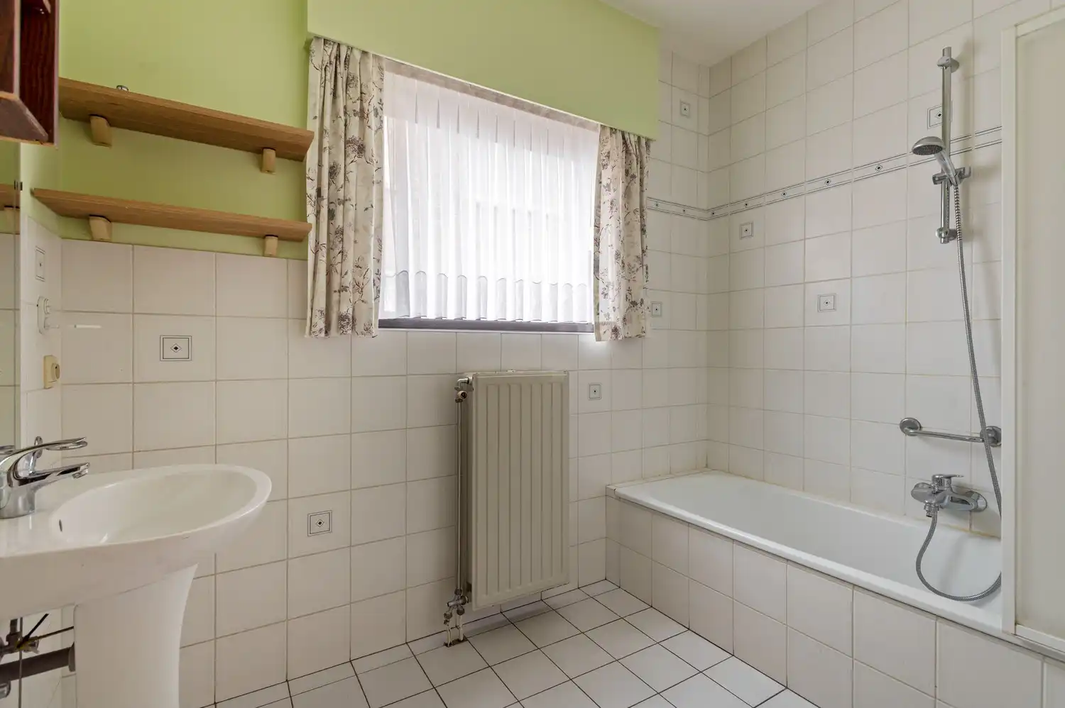 Gelijkvloers appartement met 2 slaapkamers en tuintje in Wijnegem! foto 11