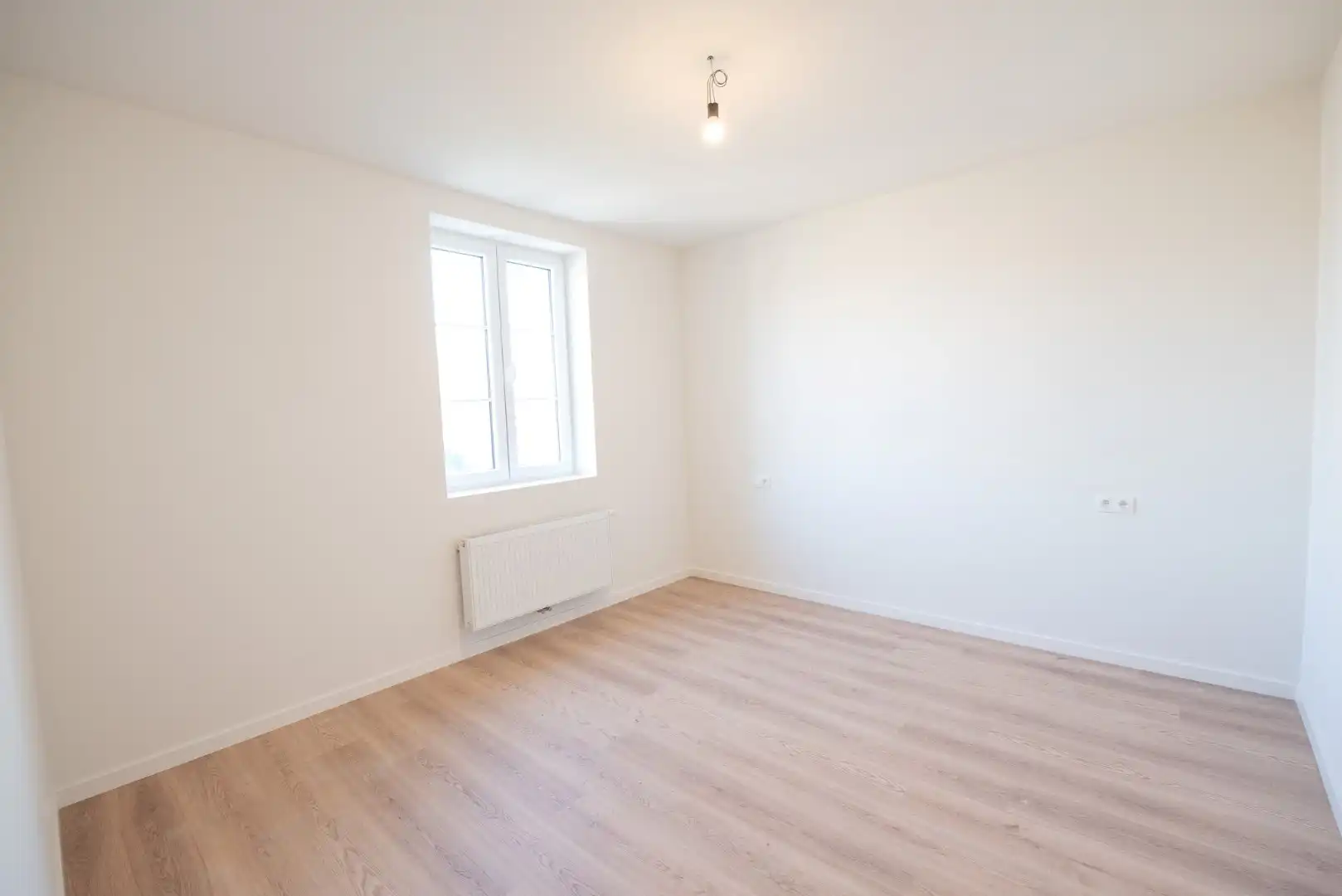 Knap afgewerkte, energiezuinige woning op sublieme locatie centrum Waregem! Kijkwoning! foto 11