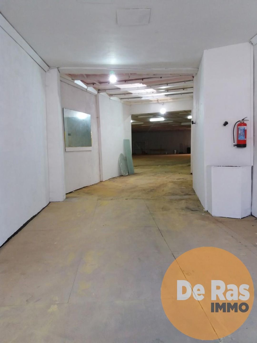 NINOVE - Magazijn 500m² met brede inrijpoort foto 2