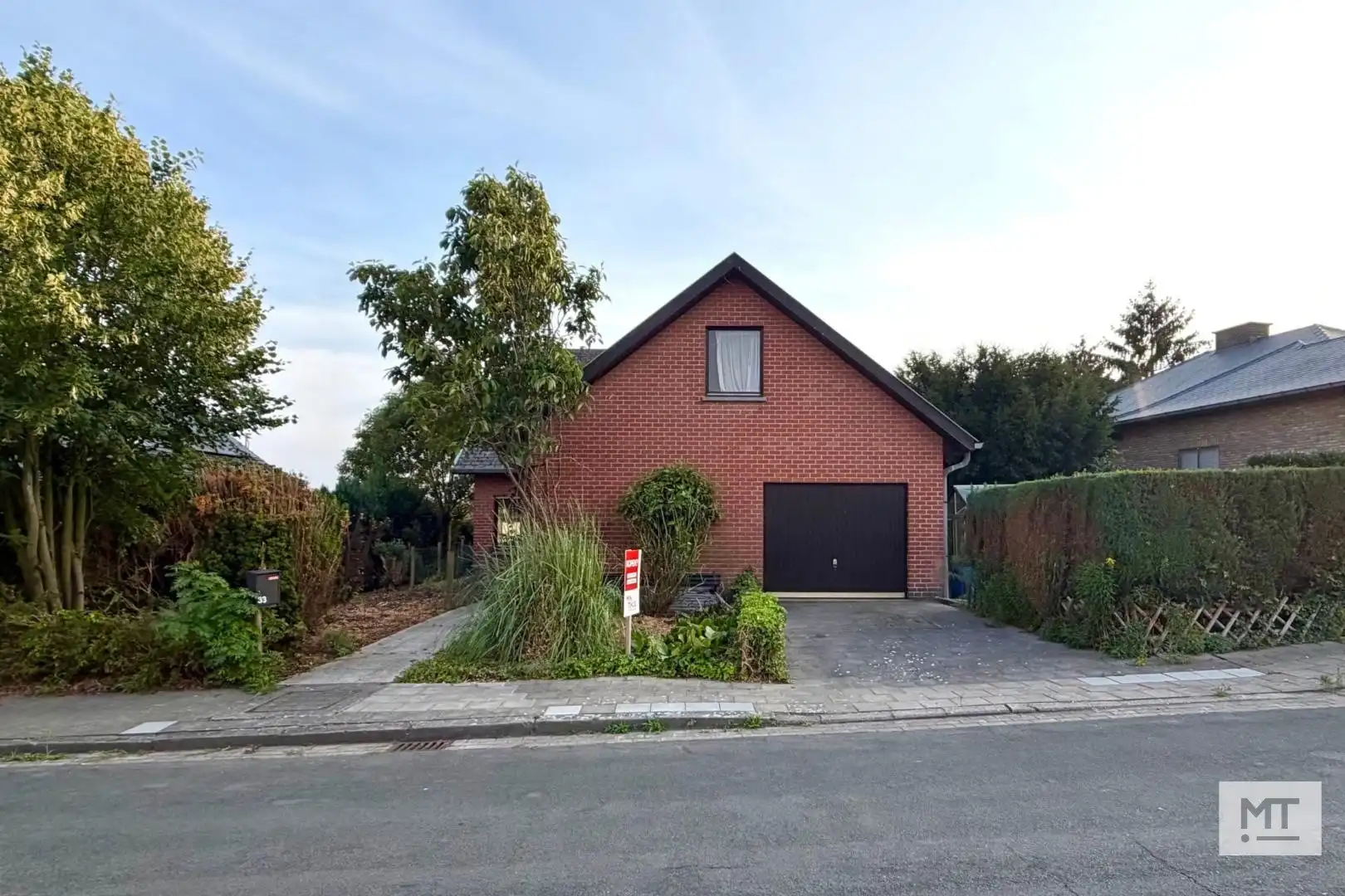 Ruime alleenstaande woning te koop op een rustige locatie te Beselare foto 5