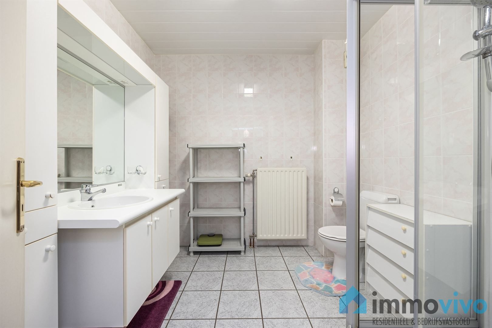 Ruim appartement met 2 slaapkamers en terras. foto 12