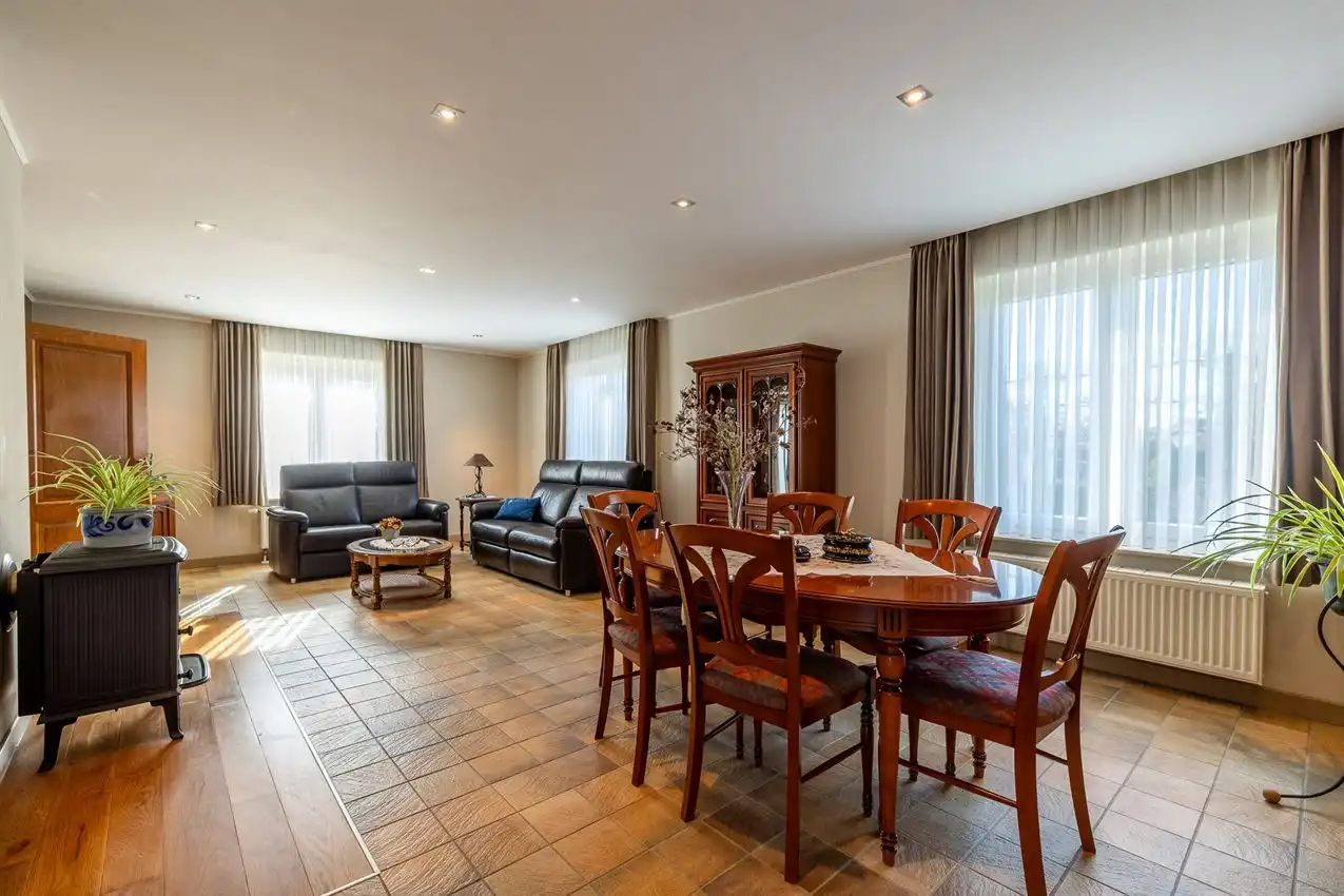 Gerenoveerde woning 3slk op rustige ligging foto 5