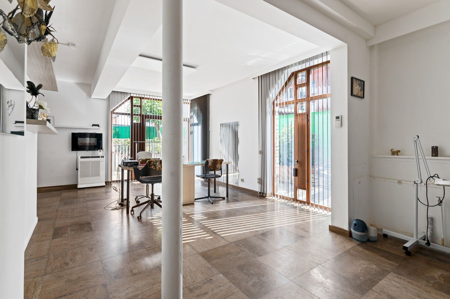 Ruim huis met 3 slaapkamers, tuin en garage te Deurne! foto 5