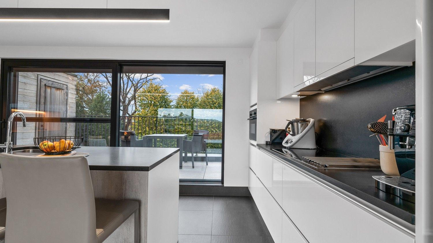 Instapklare duplex penthouse met 2 slaapkamers, drie terrassen, lift en 2 parkeerplaatsen foto 8
