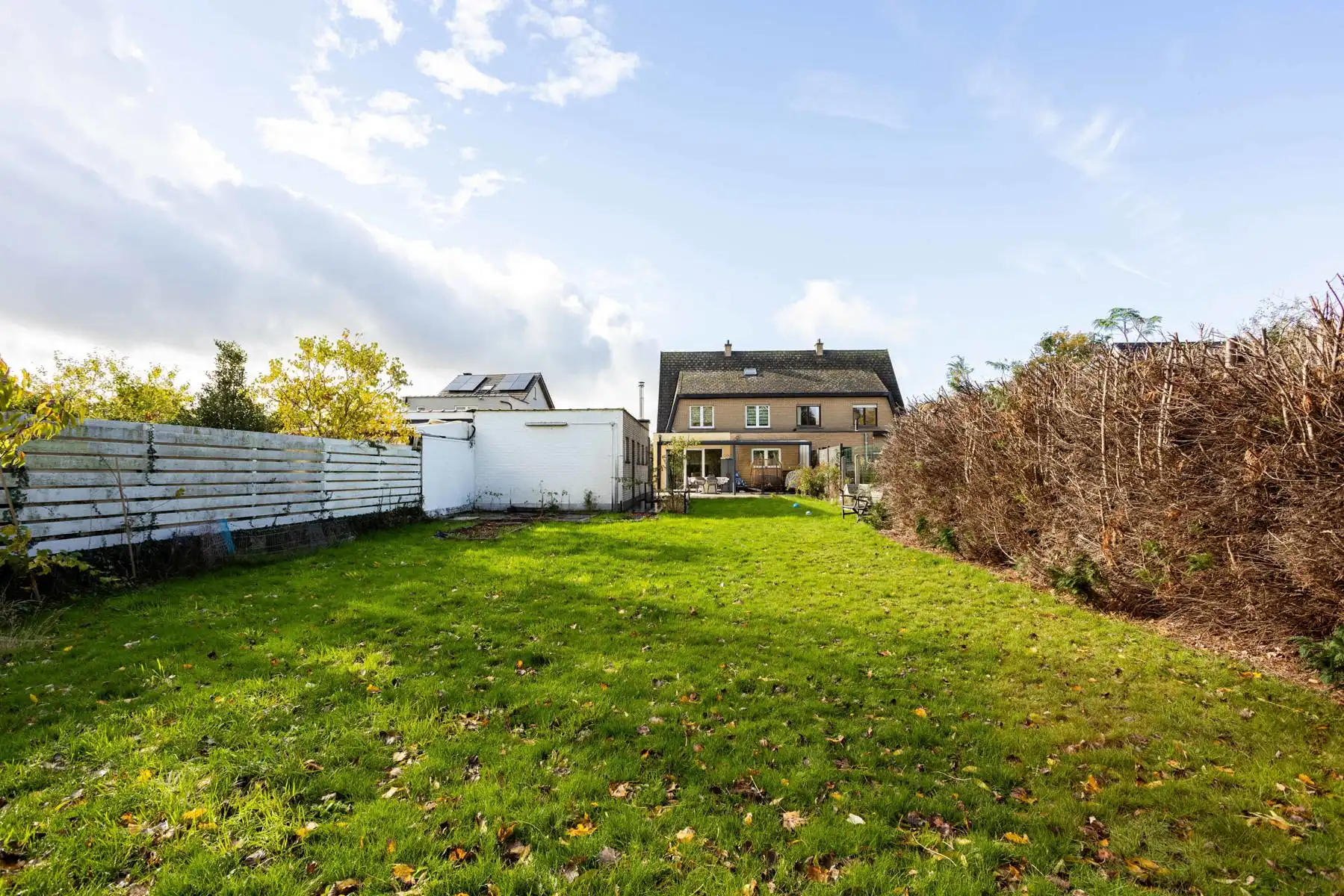 Instapklare HOB met 4 slaapkamers en tuin! foto 26