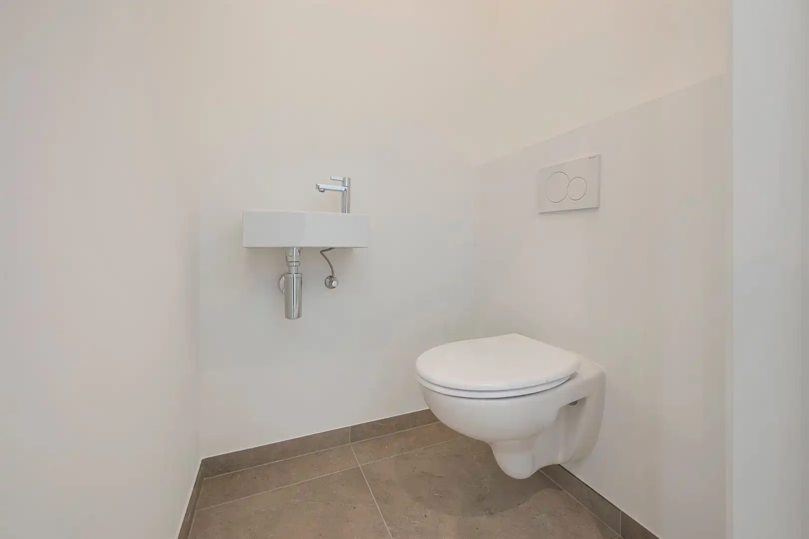 Volledige gerenoveerde woning met 2 slaapkamers foto 8