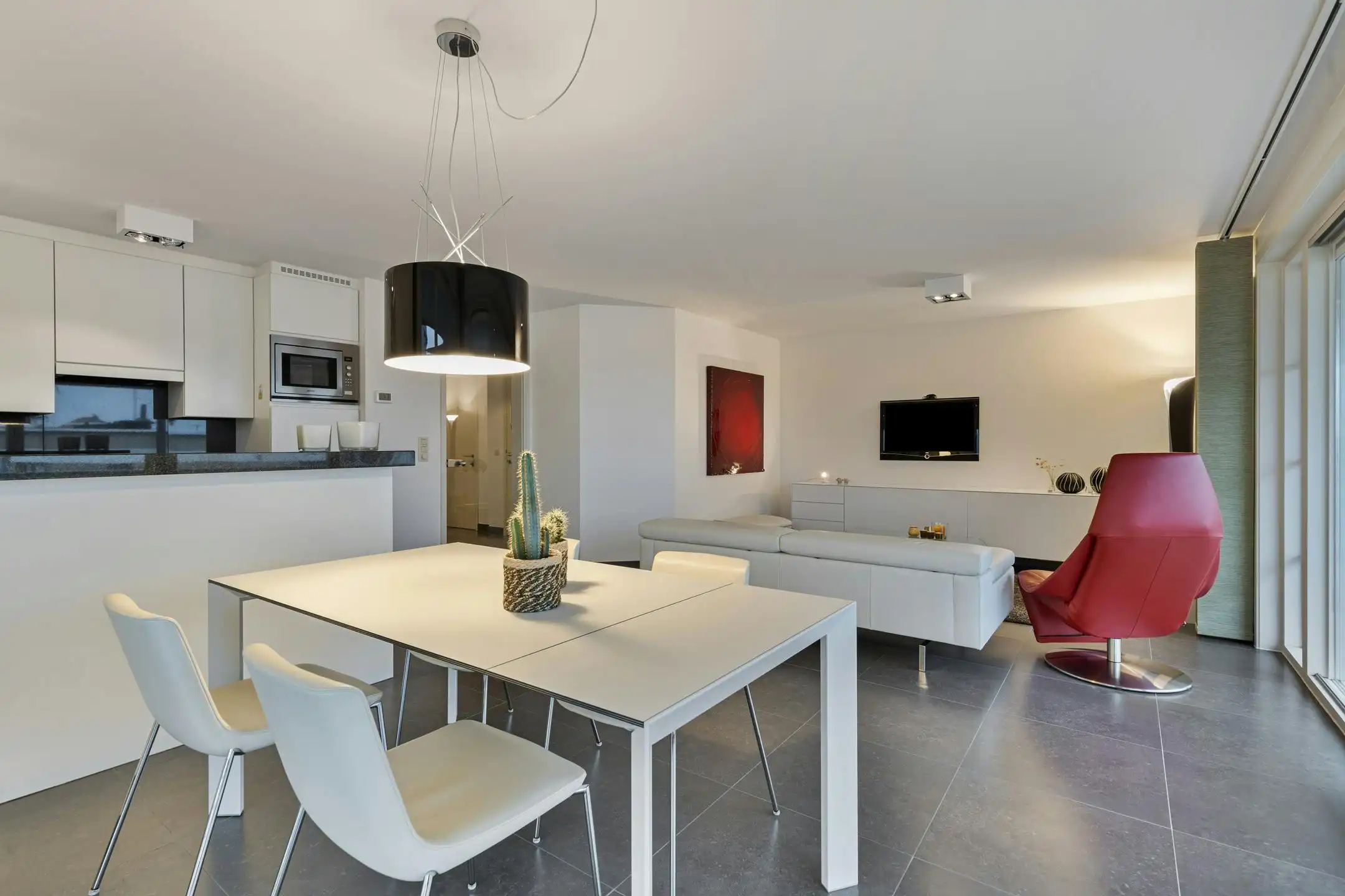 Hoekappartement met 2 slaapkamers en garage in Sint-Idesbald foto 2