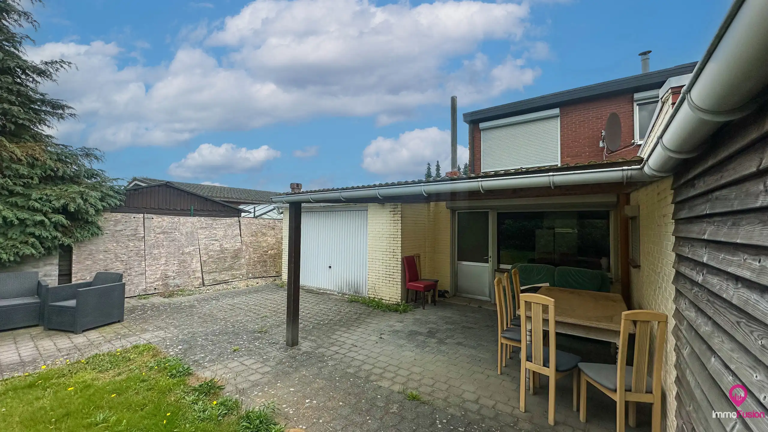 Te renoveren woning met potentieel te koop in Houthalen! foto 25