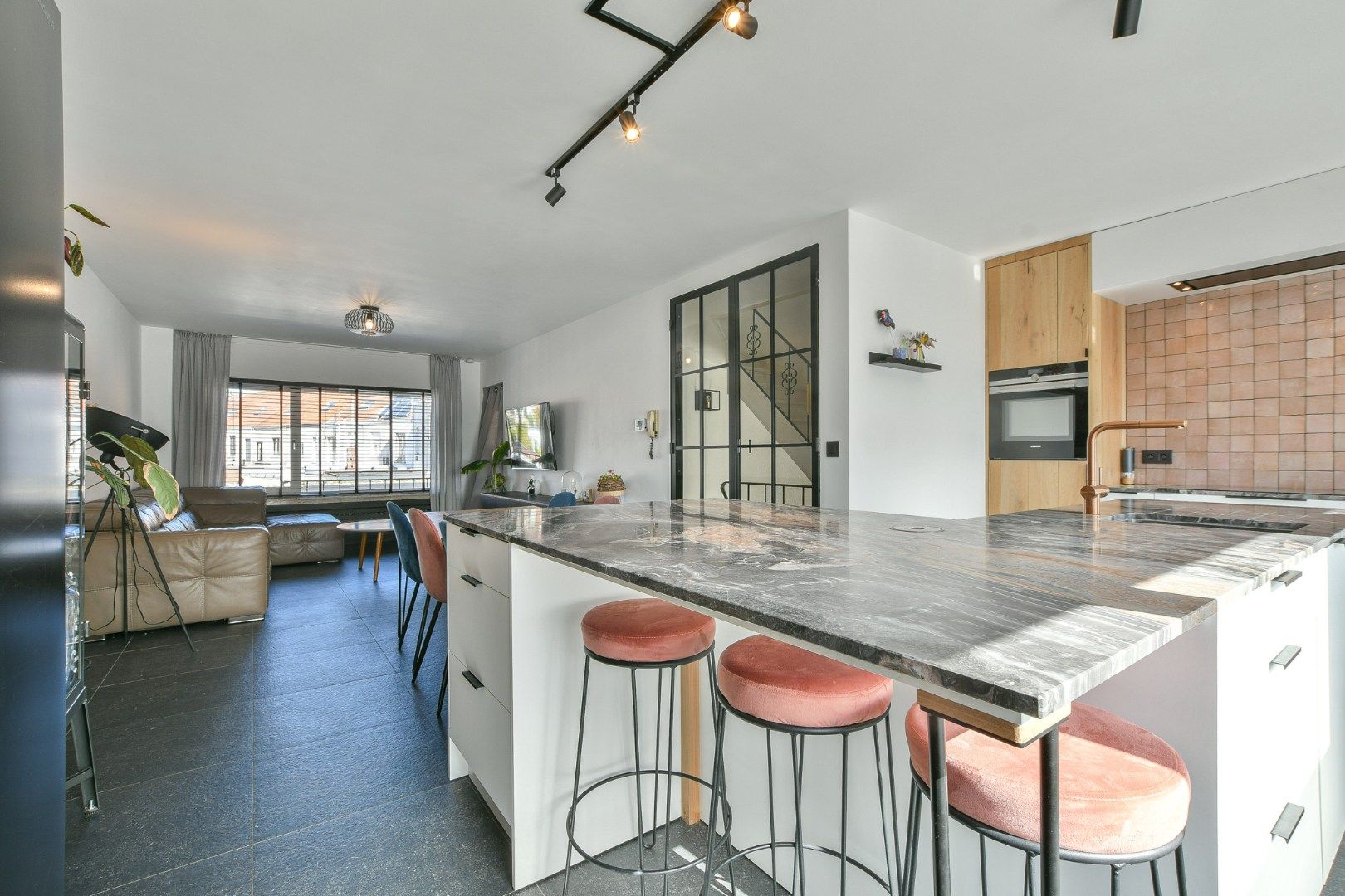 Volledig gerenoveerde bel-etagewoning in centrum Blankenberge te koop! foto 4