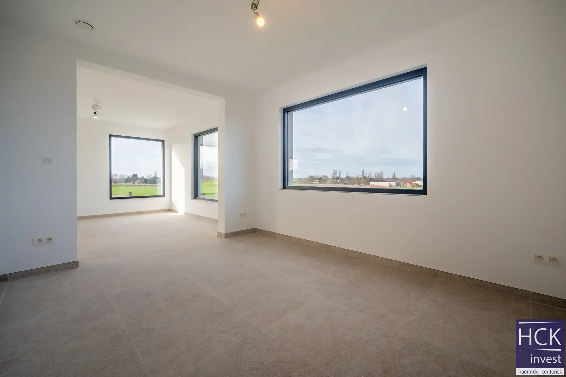 KRUISHOUTEM - Zeer gunstig gelegen luxueuze woning op 1.026 m² foto 5