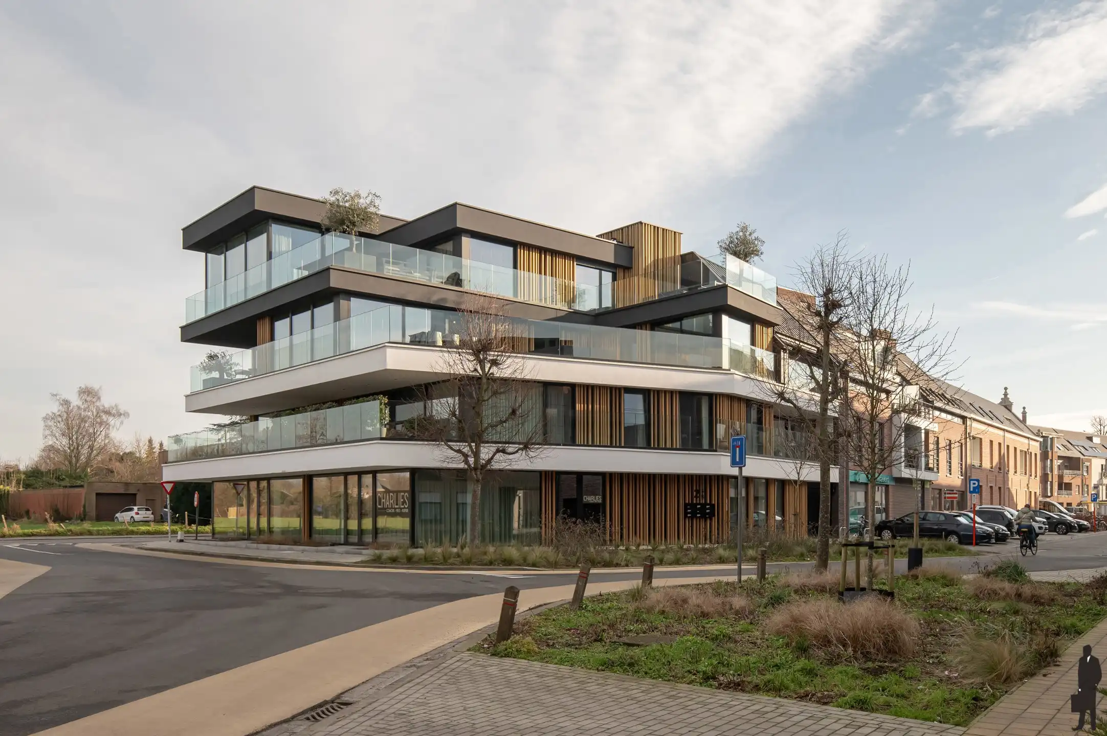 Zeer luxe afgewerkt nieuwbouw appartement van ca. 110 m² met uitzonderlijk ruim ZW-terras van ca. 70 m² in het centrum van Hoogstraten! foto 35