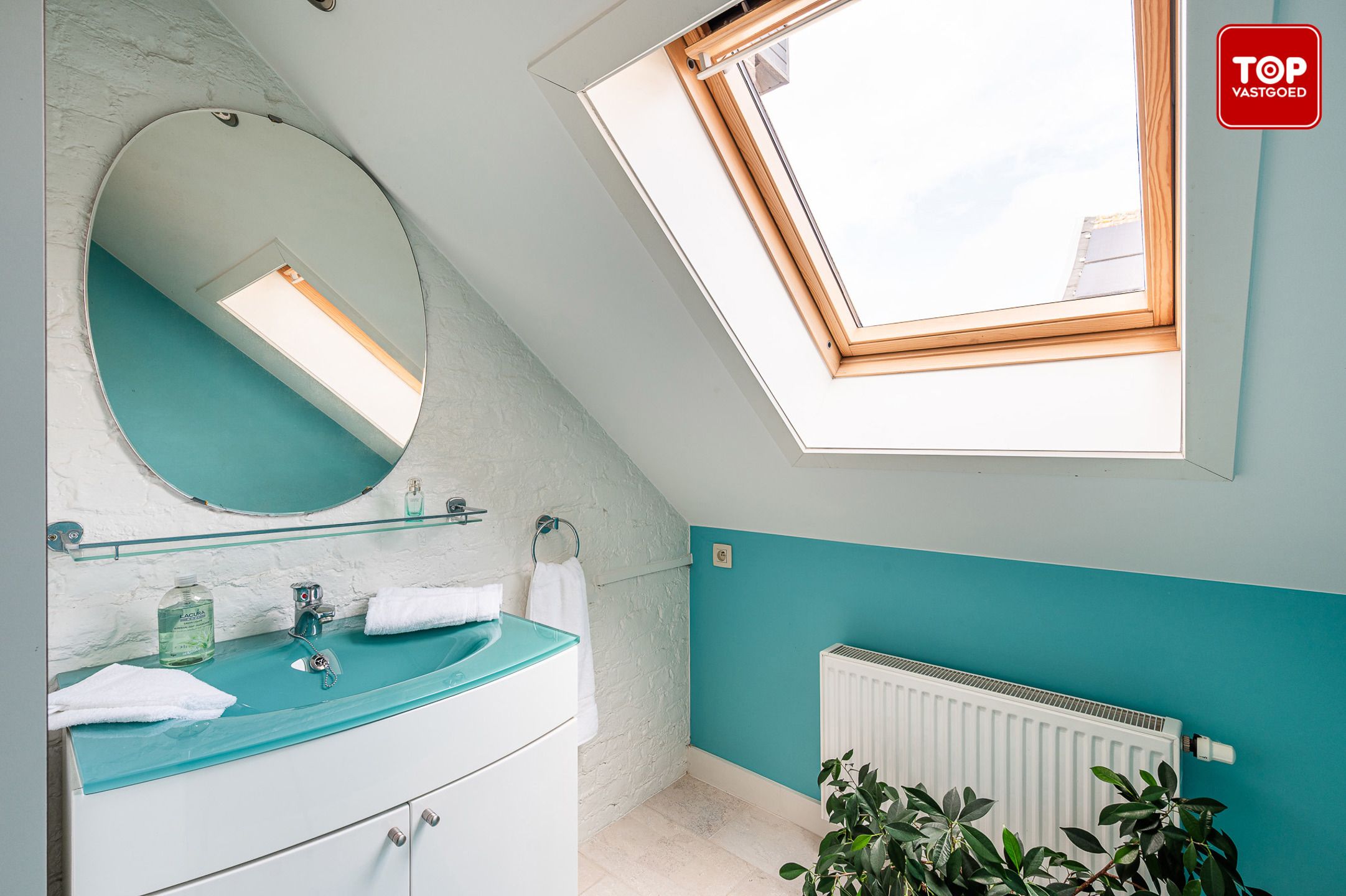Gerenoveerde woning met 4 slaapkamers nabij de Bourgoyn foto 20