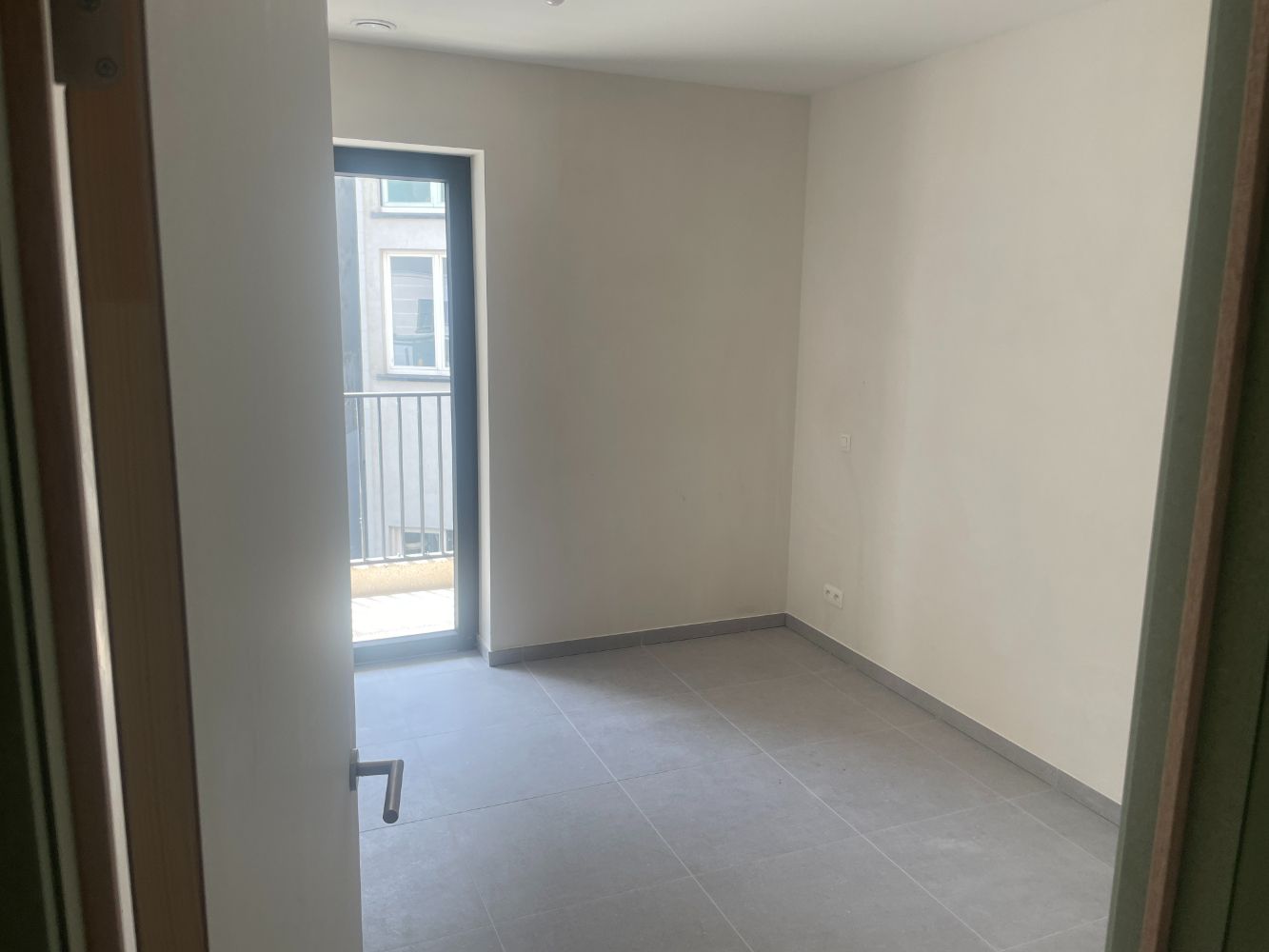 2-slaapkamer appartement TE HUUR in nieuwbouw residentie Evelyne te Oostende foto 11