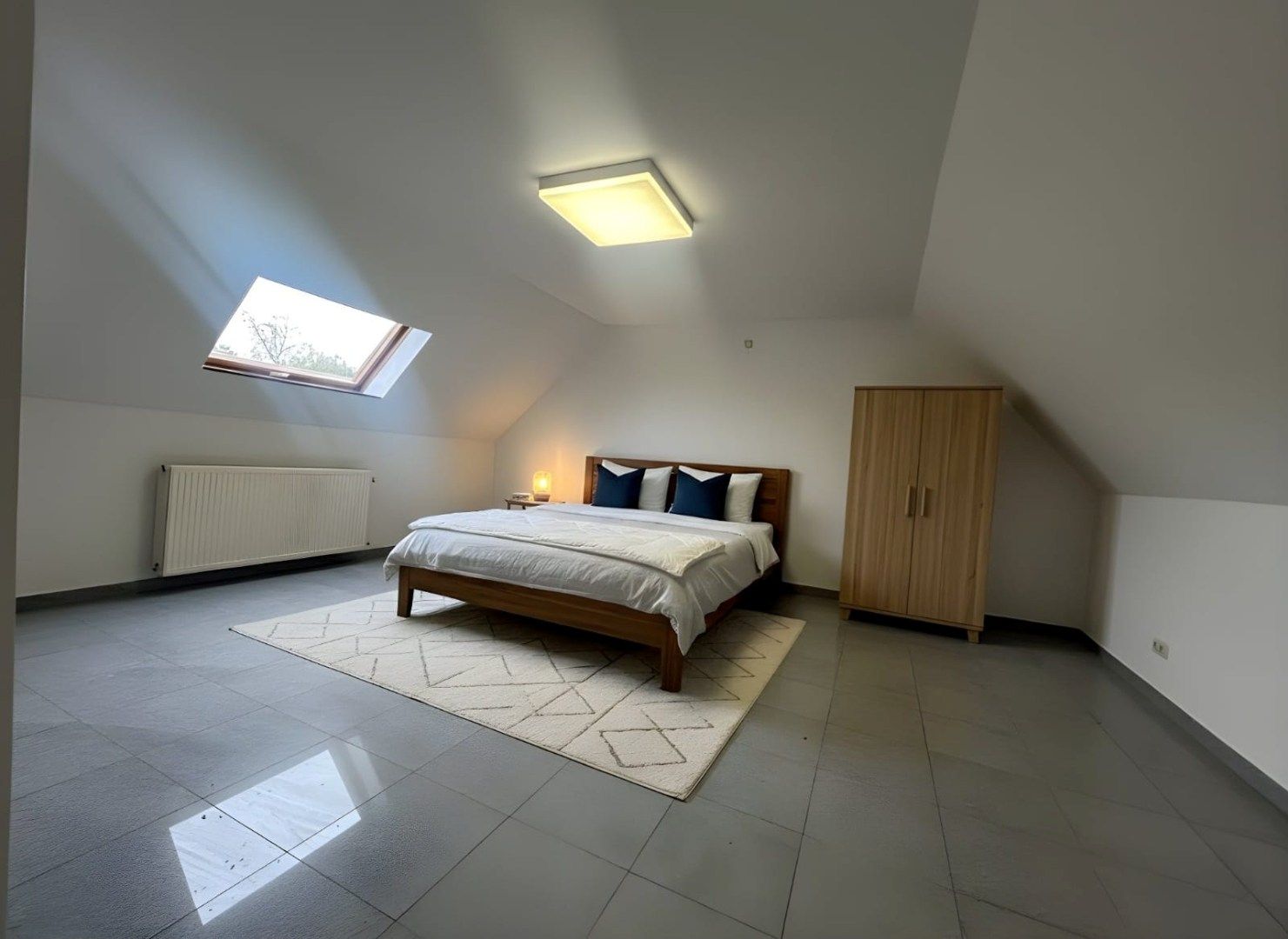 GERENOVEERDE WONING MET GARAGE, 3 SLAAPKAMERS EN TERRAS foto 8