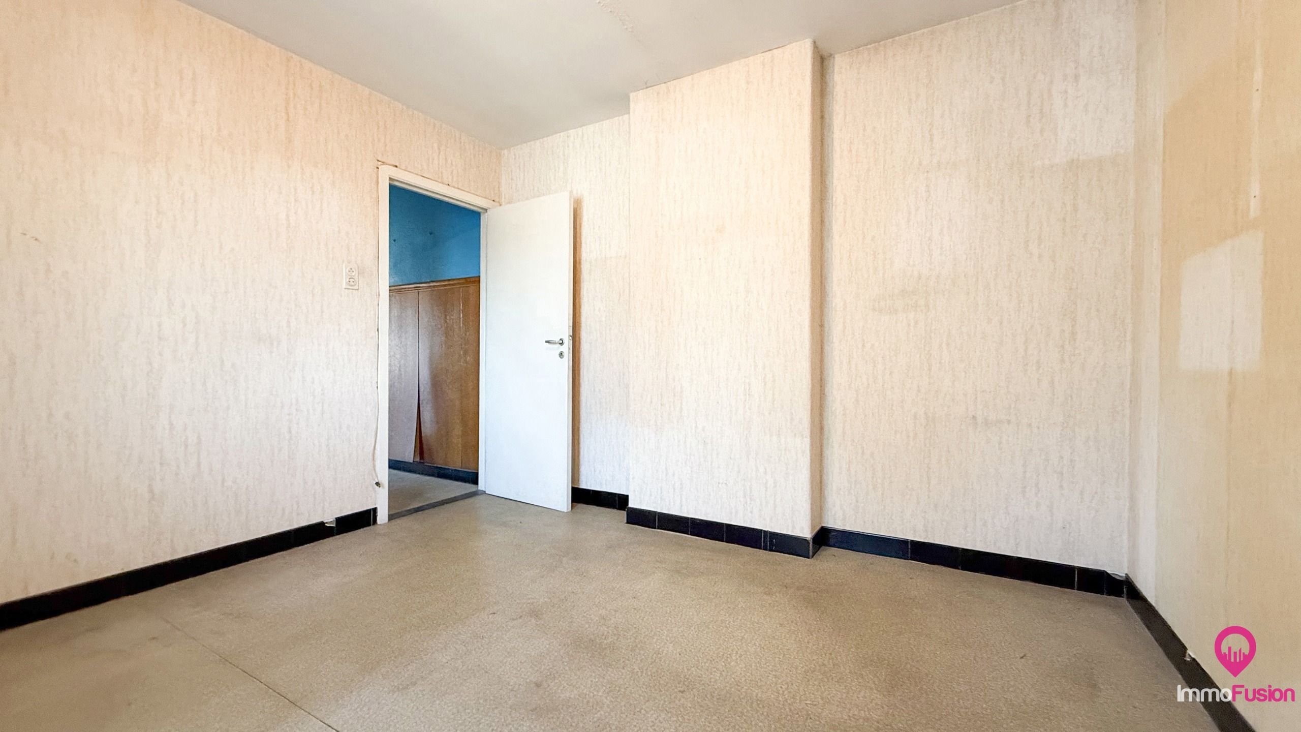 Splitlevel woning met 3 slaapkamers en ruime werkplaats!  foto 18