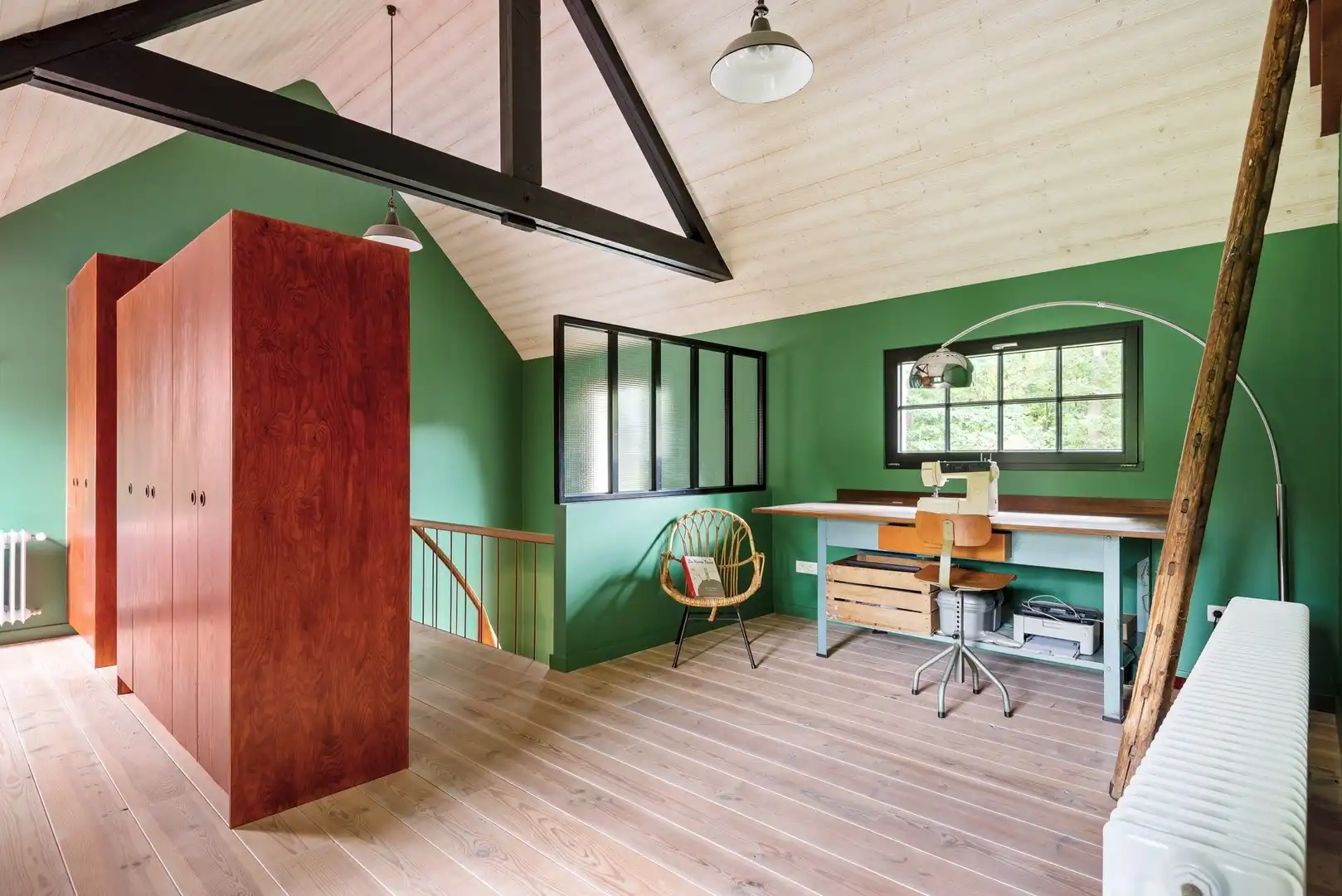 Stijlvolle, vrijstaande villa met zonnige tuin en zwemvijver foto 20