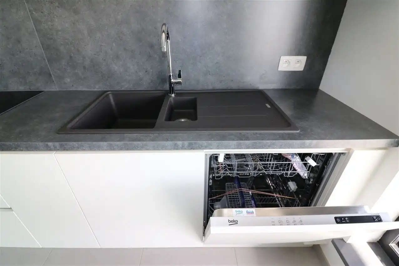 Nieuwbouwappartement met groot zuidgericht terras, 2 slpk. en autostaanplaats binnen foto 10