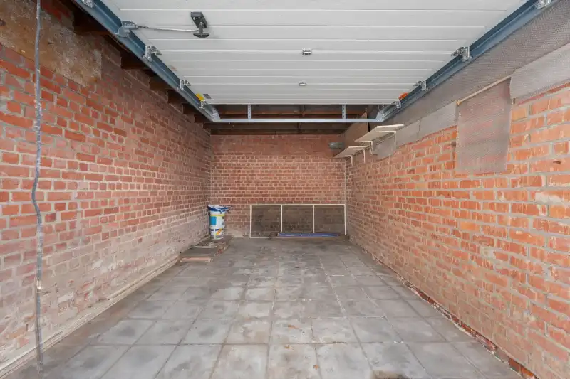 Gerenoveerd appartement met garage foto 14