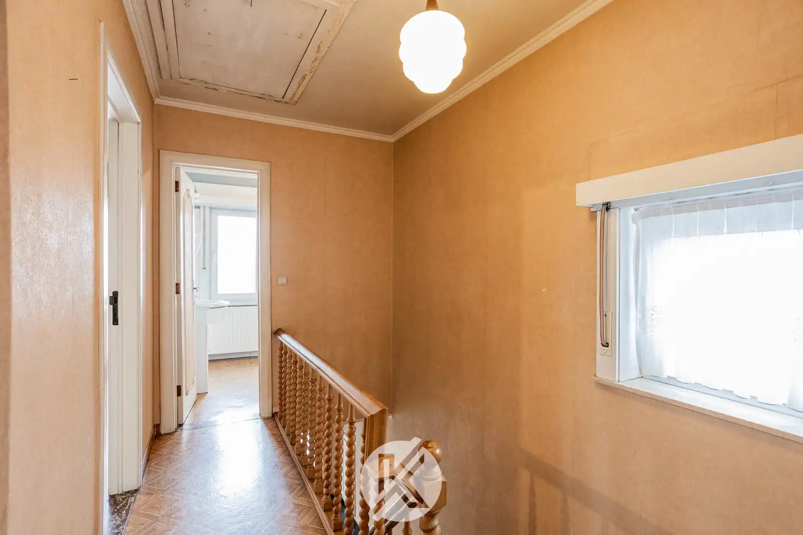 Vrijstaande, robuuste woning nabij het centrum foto 19