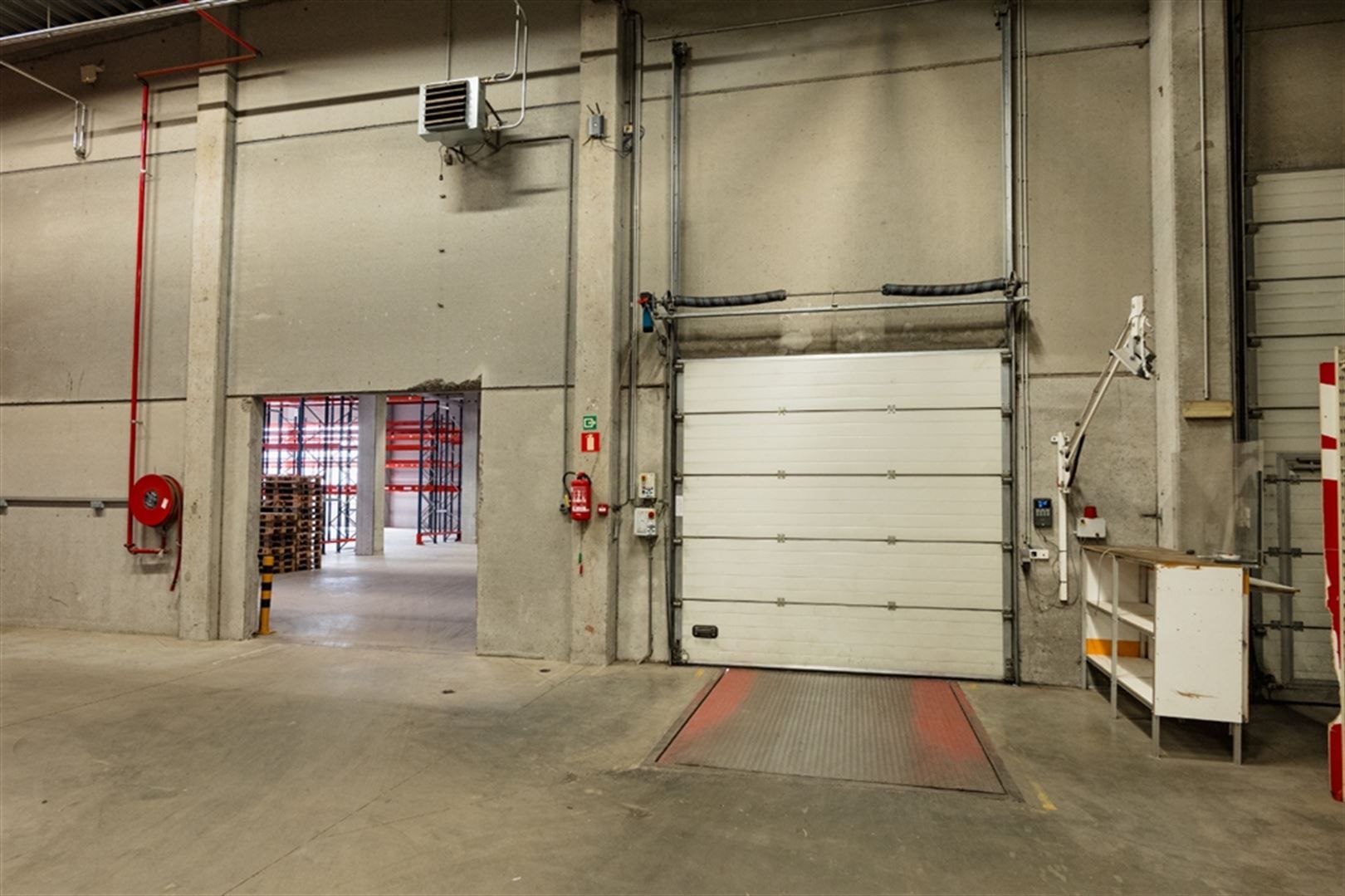 Polyvalent bedrijfsgebouw foto 48