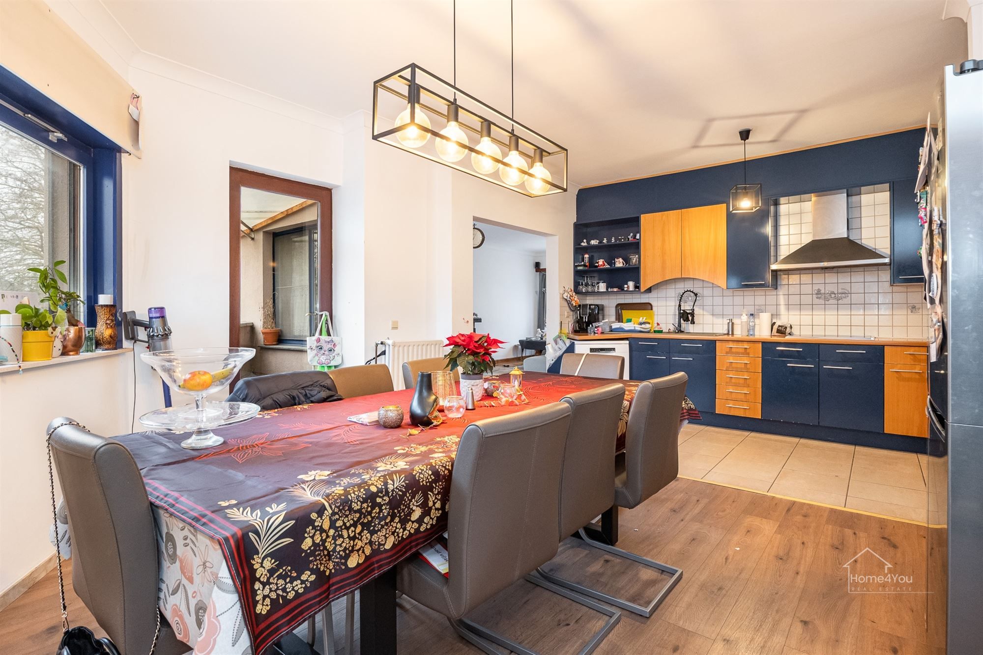 Ruime bel-étage foto 6