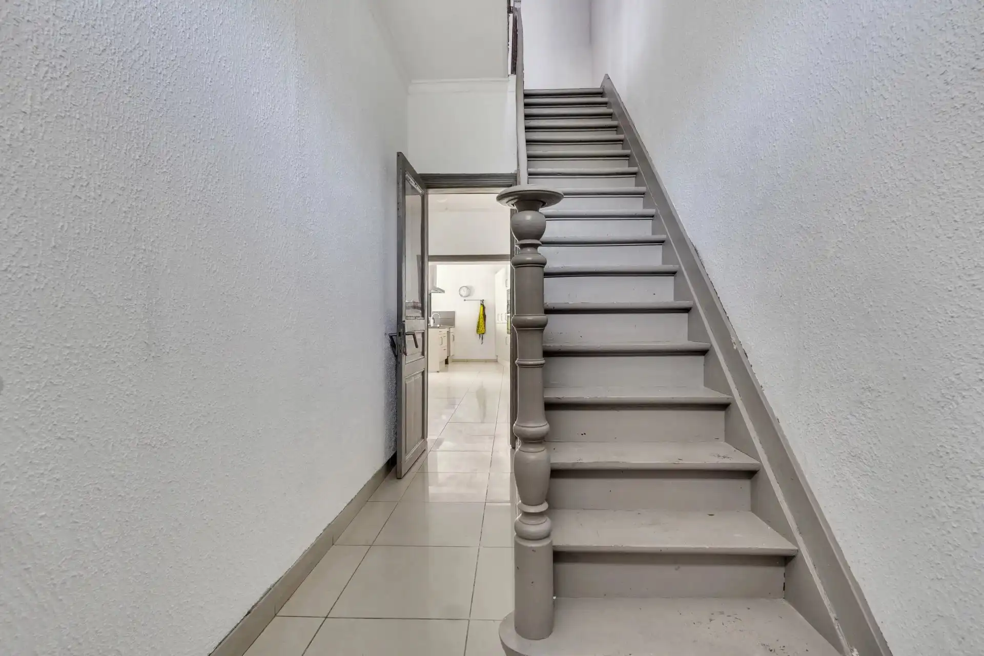 Landelijk gelegen woning met zes slaapkamers foto 13