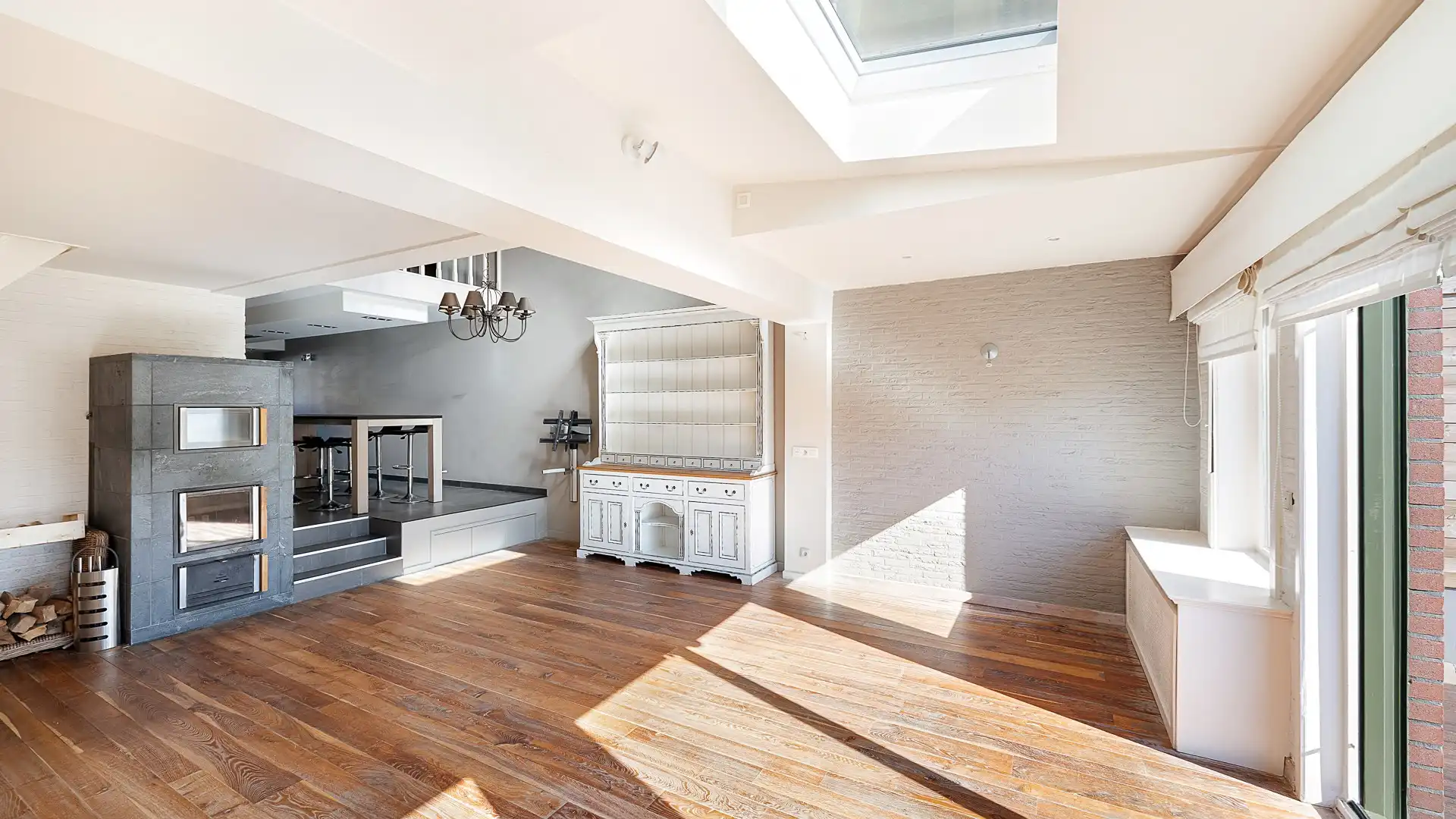 Leuke stadswoning met zonnige tuin te Heist foto {{pictureIndex}}