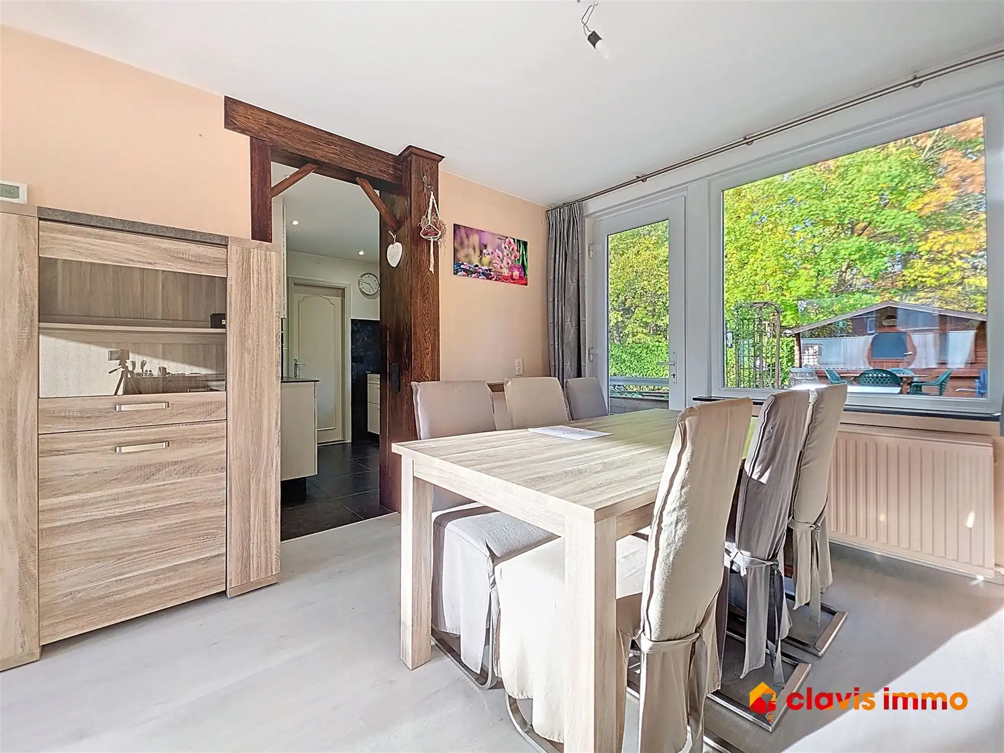 Halfopen-bebouwing in een rustige buurt foto 6