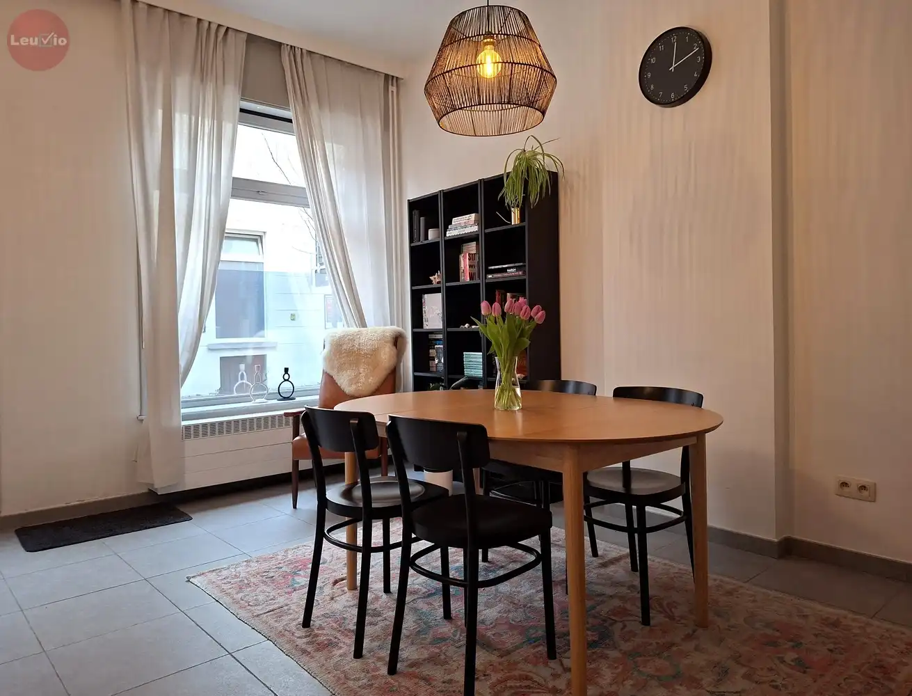 Ruime woning op uitstekende locatie foto 10