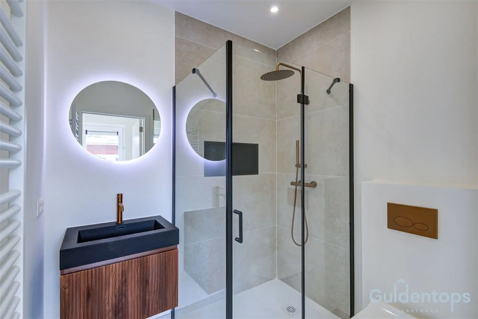 Instapklare vernieuwde woning  foto 10