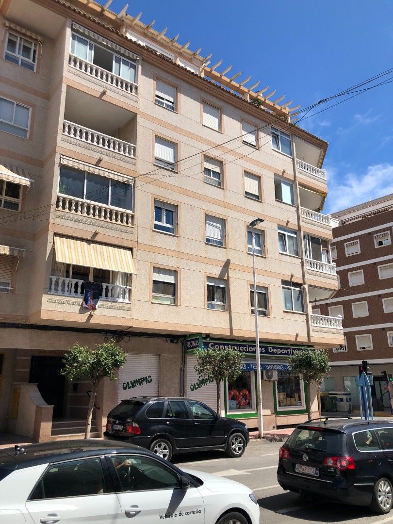 Centraal gelegen appartement in Torrevieja foto 2