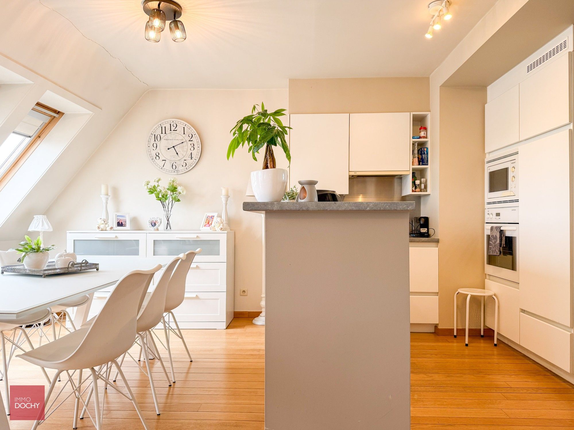 Centraal gelegen mooi duplex-appartement | Stormestraat foto 3
