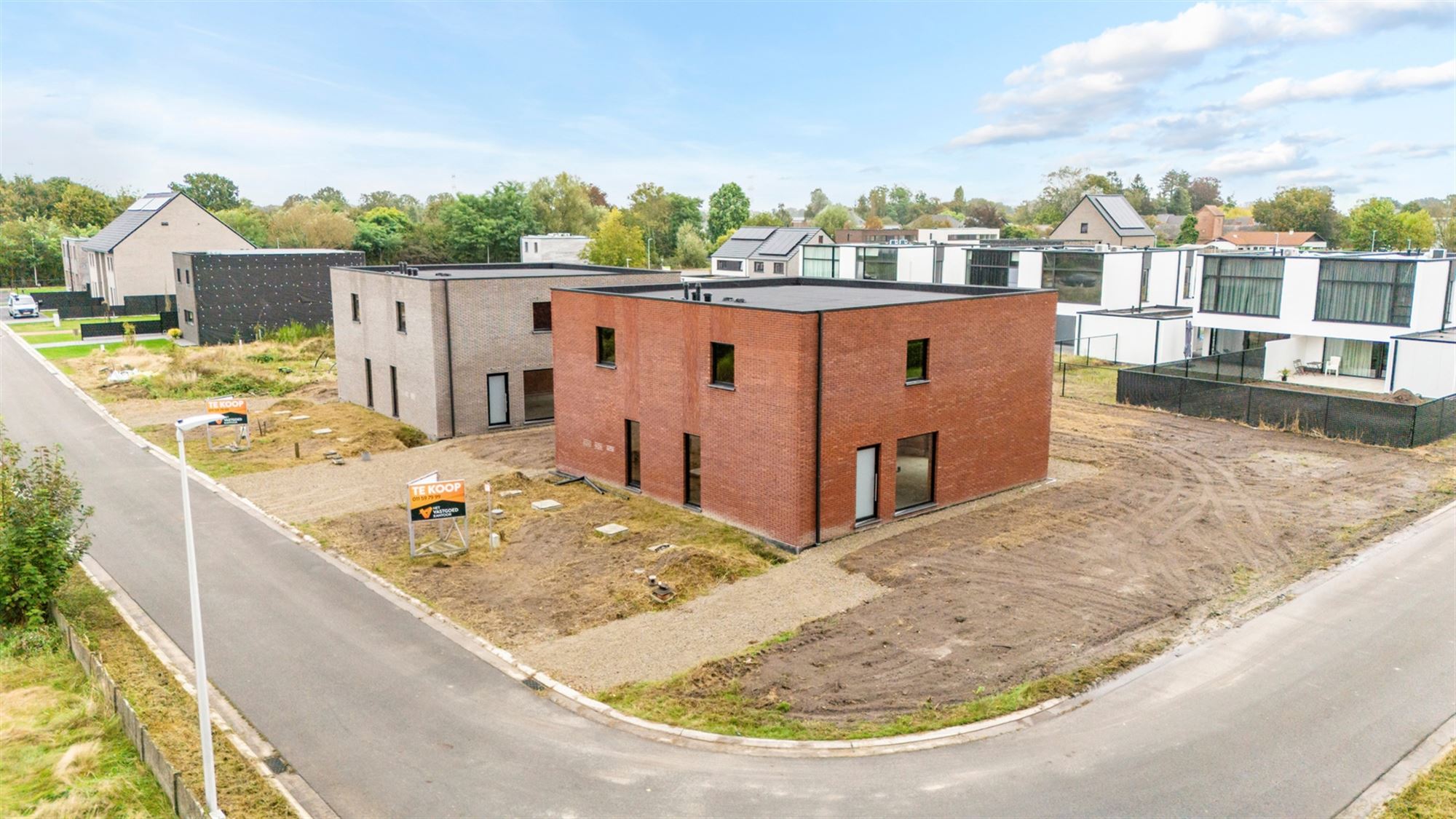 MODERNE NIEUWBOUWWONING MET 3 SLAAPKAMERS OP RUSTIGE DOCH CENTRALE LIGGING TE PEER foto 2