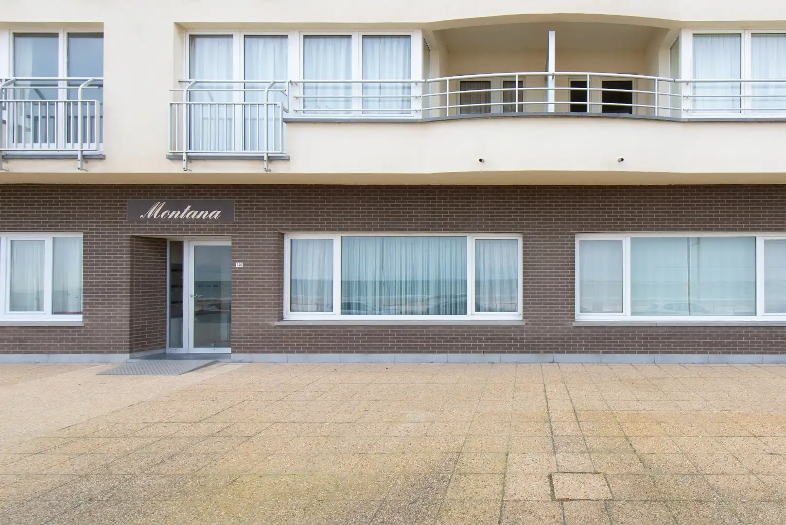 Ruim en lichtrijk 3-slaapkamerappartement op de zeedijk van Middelkerke, met een ongeëvenaard uitzicht op zee! foto 16