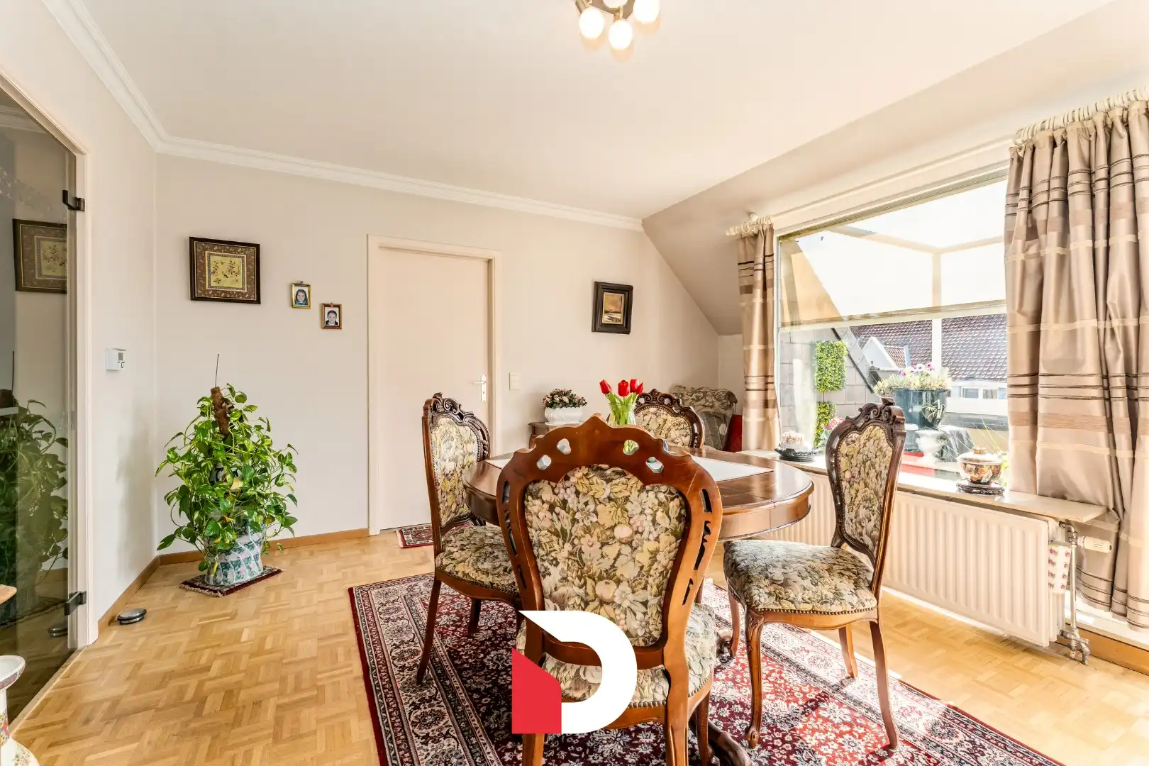 Ruim 3 slaapkamer appartement met terras nabij centrum Brugge foto 5