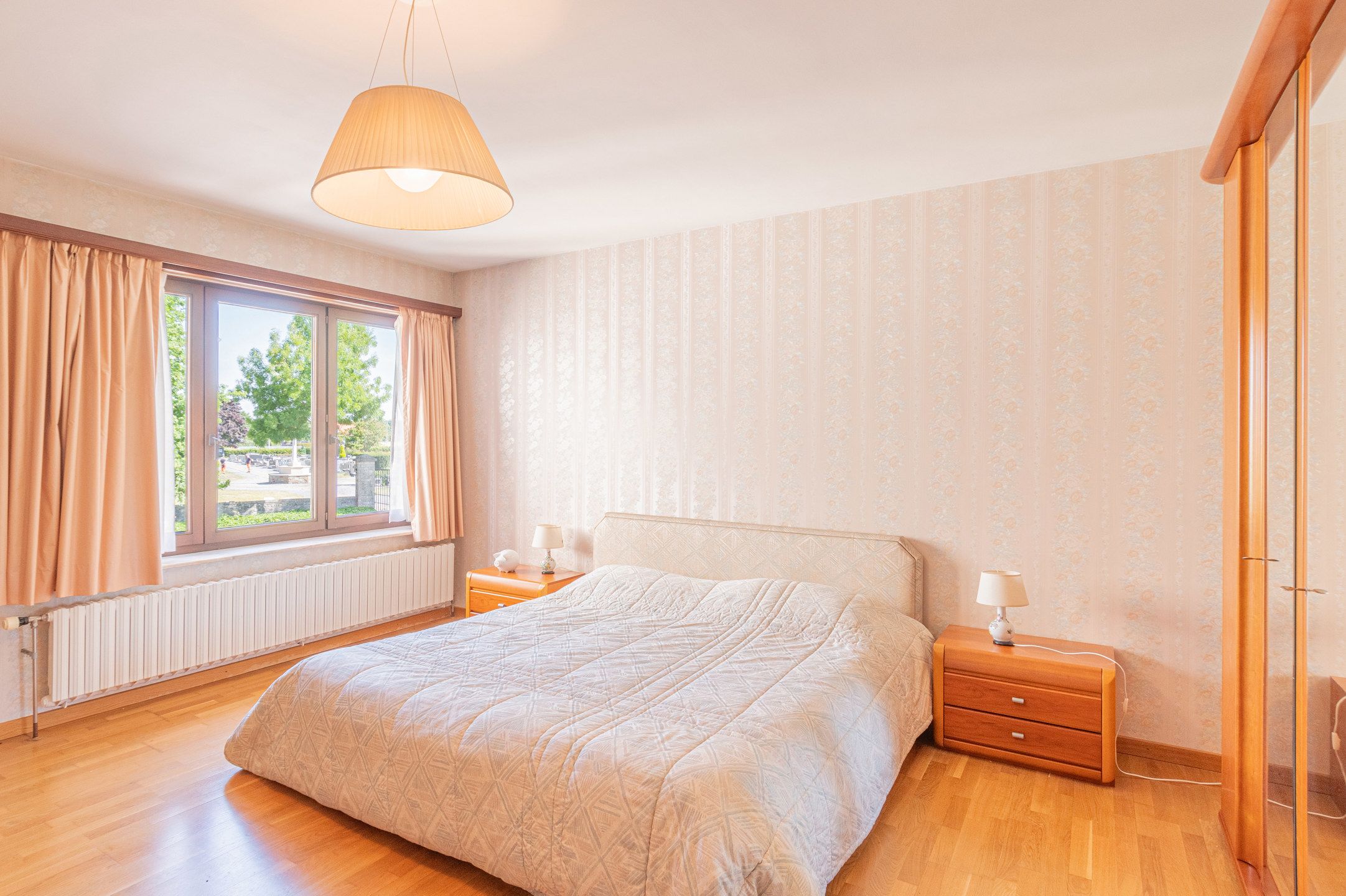 Riante woning met grote praktijkruimte foto 27