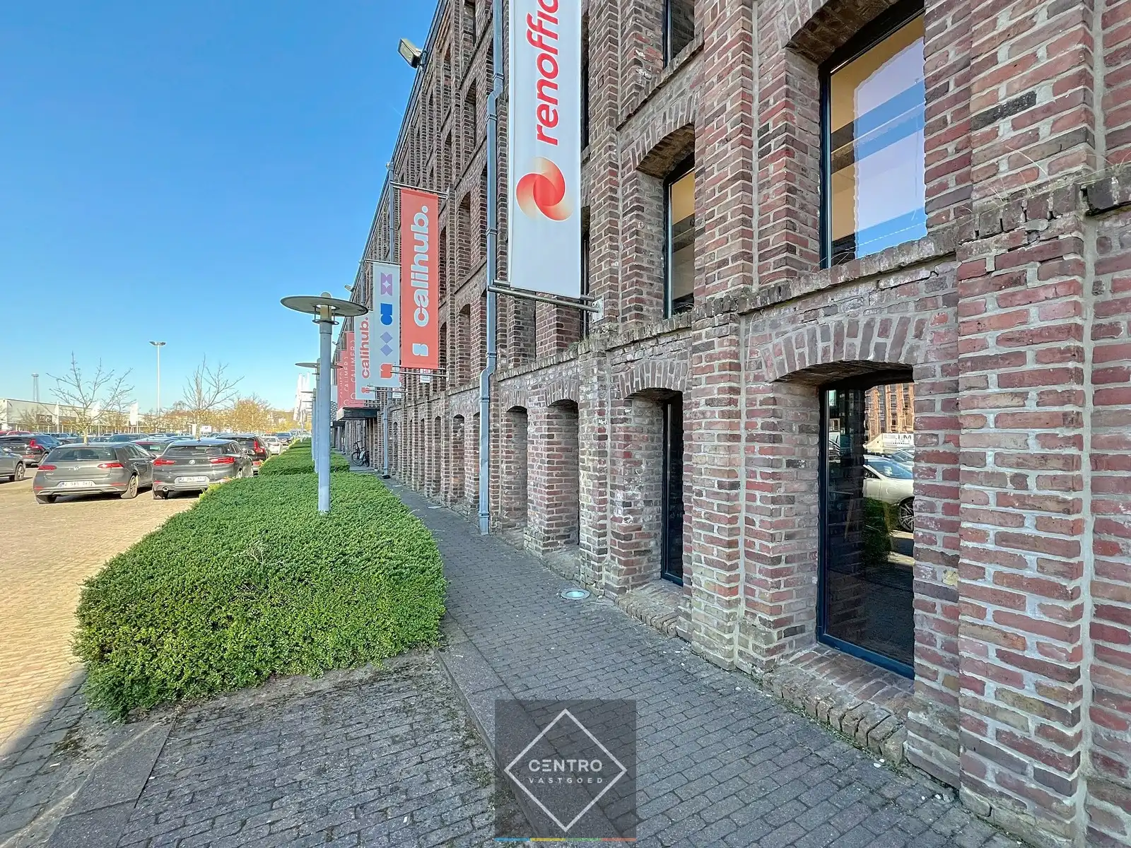 Instapklare, recent GERENOVEERDE, KANTOORRUIMTE op het gelijkvloers (725m²) in het handelscentrum "Pottelberg" te Kortrijk ! foto 26