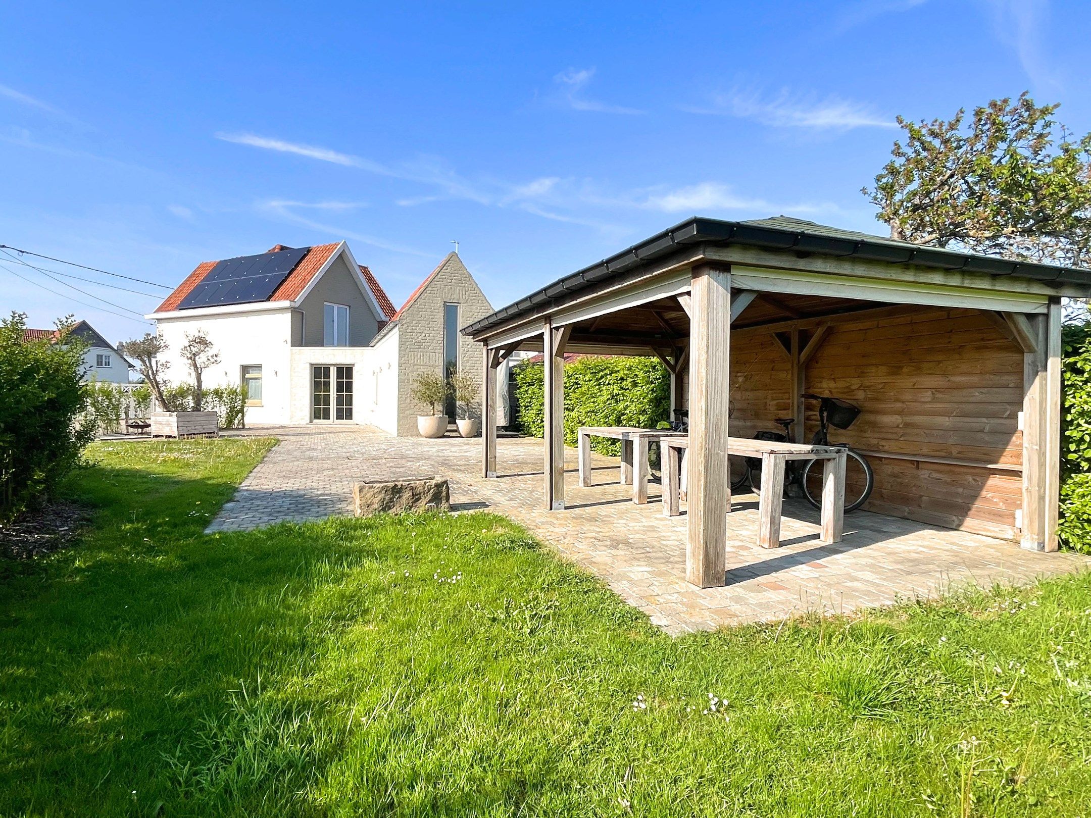 Landelijk huis met een grote tuin te Knokke-Heist foto 2