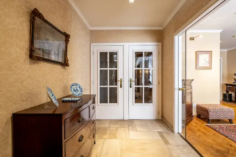 Centraal gelegen ruime woning met 4 slaapkamers. foto 2
